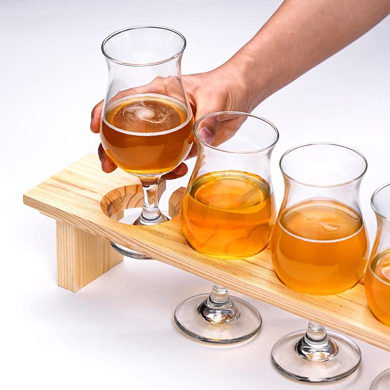 Set di 3 o 4 bicchieri da birra artigianale Tulip di Internet Celebrity Pub con portabicchiere in legno, boccali, bicchieri da pilsner e tazze per bar.