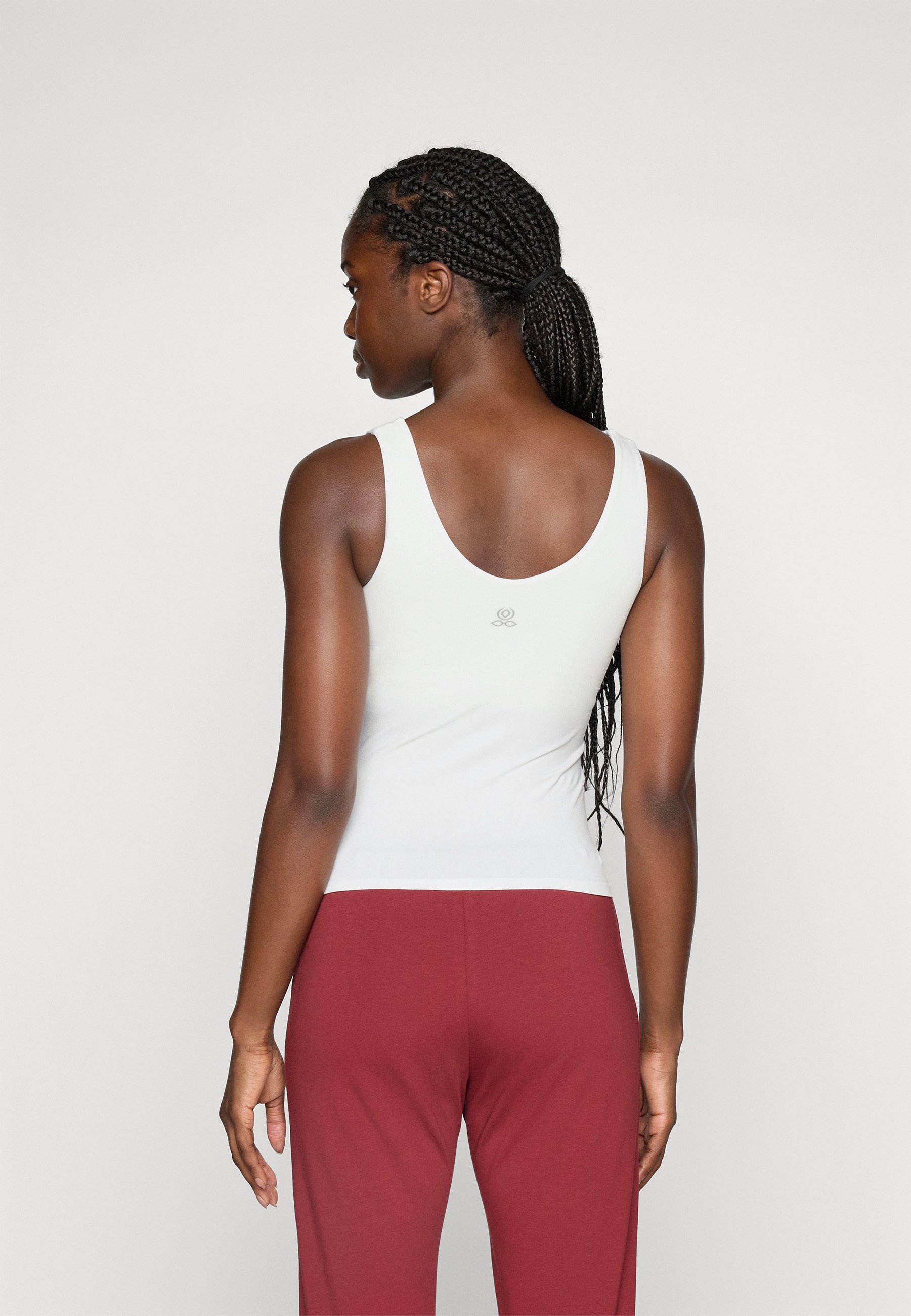Yogasearcher BIJA TANK MET INGEBOUWDE BH - Top - wit