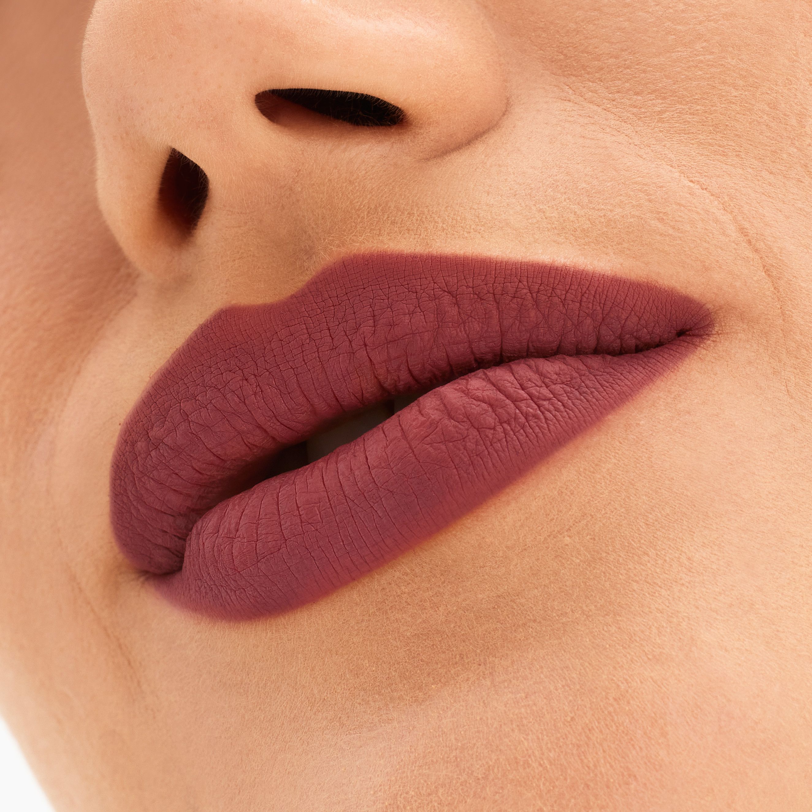 Locked Kiss 24h ilgstoša matēta lūpu krāsa Luksusa lūpu krāsas