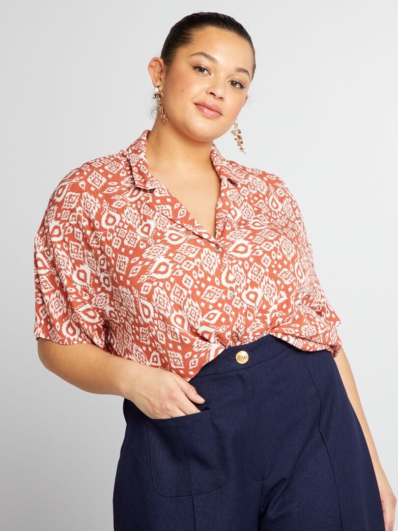 Vestido camisero estampado - MARRÓN