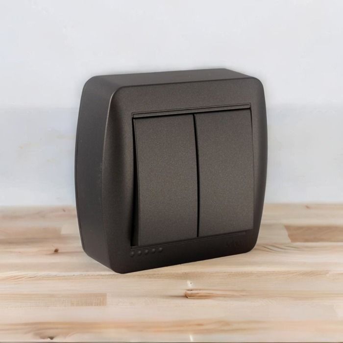 Interruptor duplo de duas vias para montagem em superfície - Preto grafite - Solera