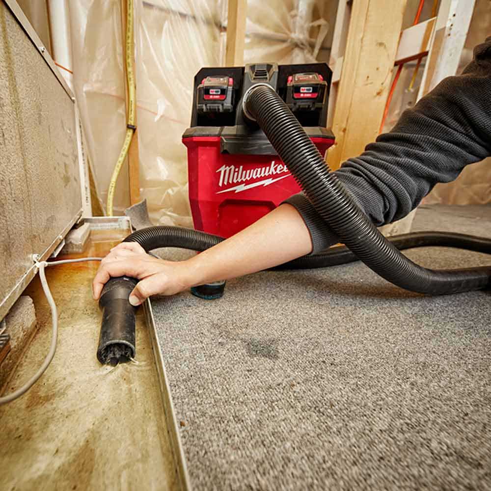 Aspirador de pó e água Milwaukee FUEL™ 34L 18V M18FVC34L0
