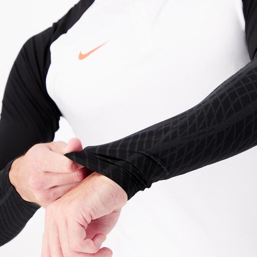  Nike Strike