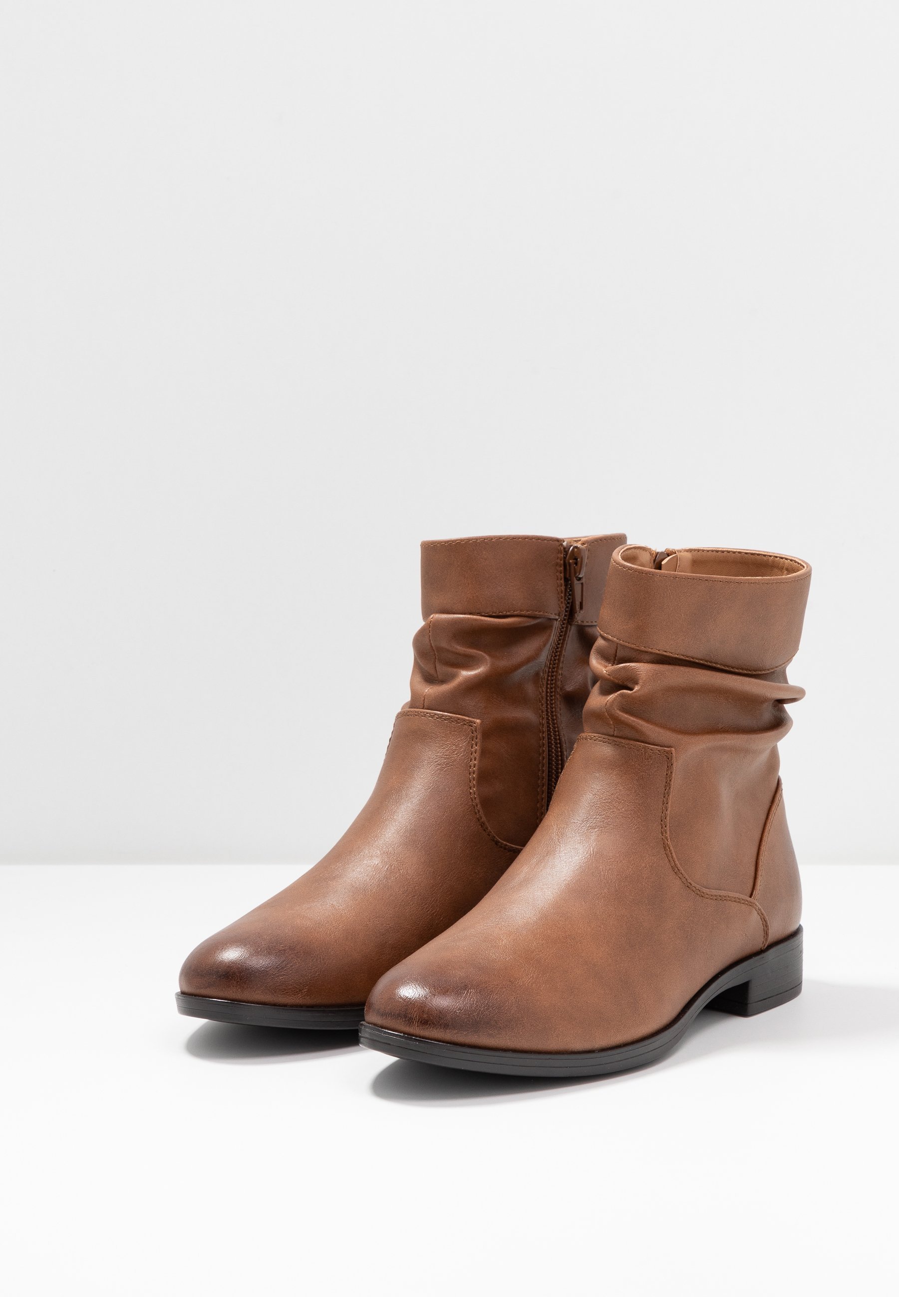 Anna Field klasikiniai aulinukai su kulkšnimis – konjako spalvos