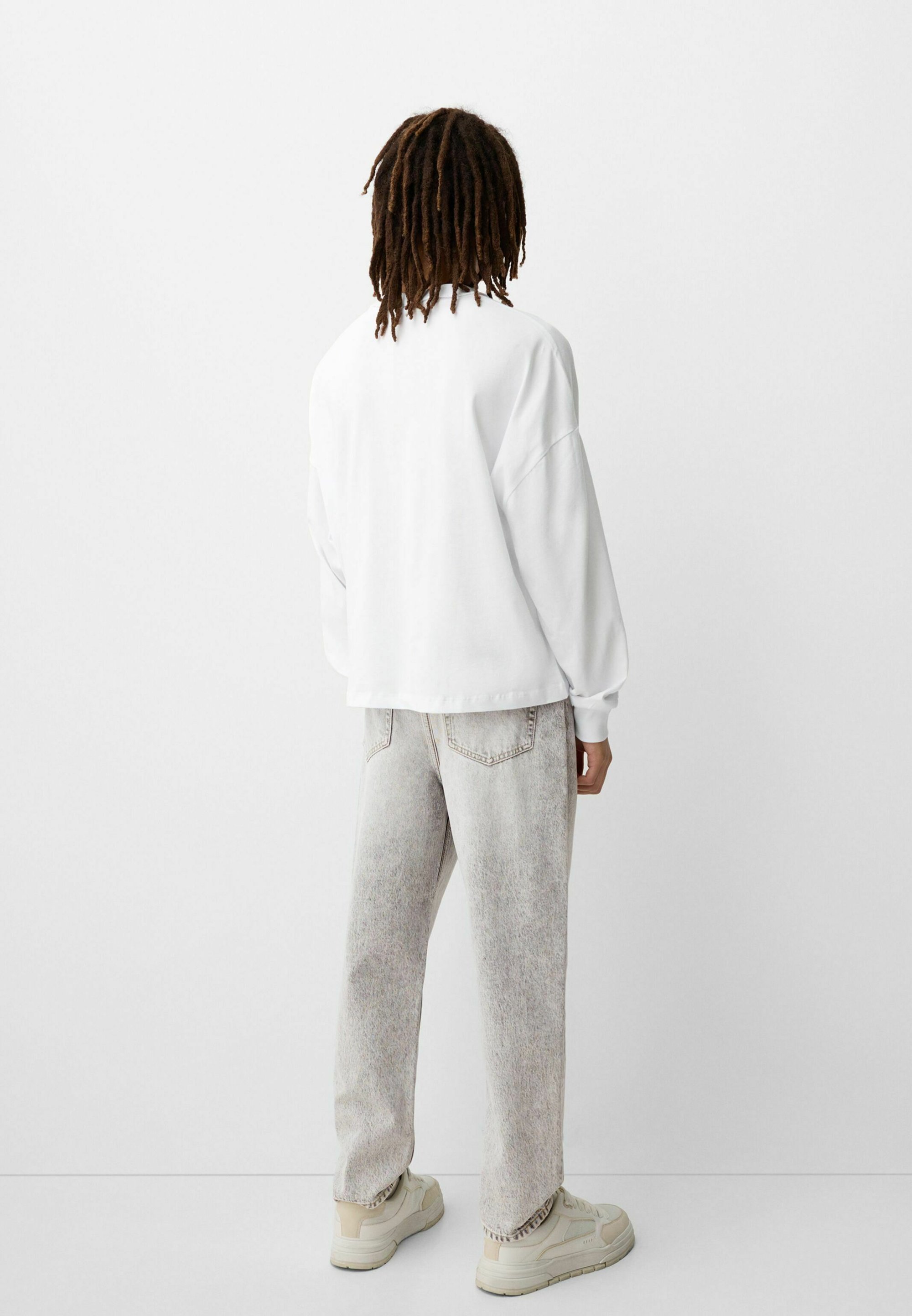 Bershka LOOSE - Jean coupe fuselée - gris
