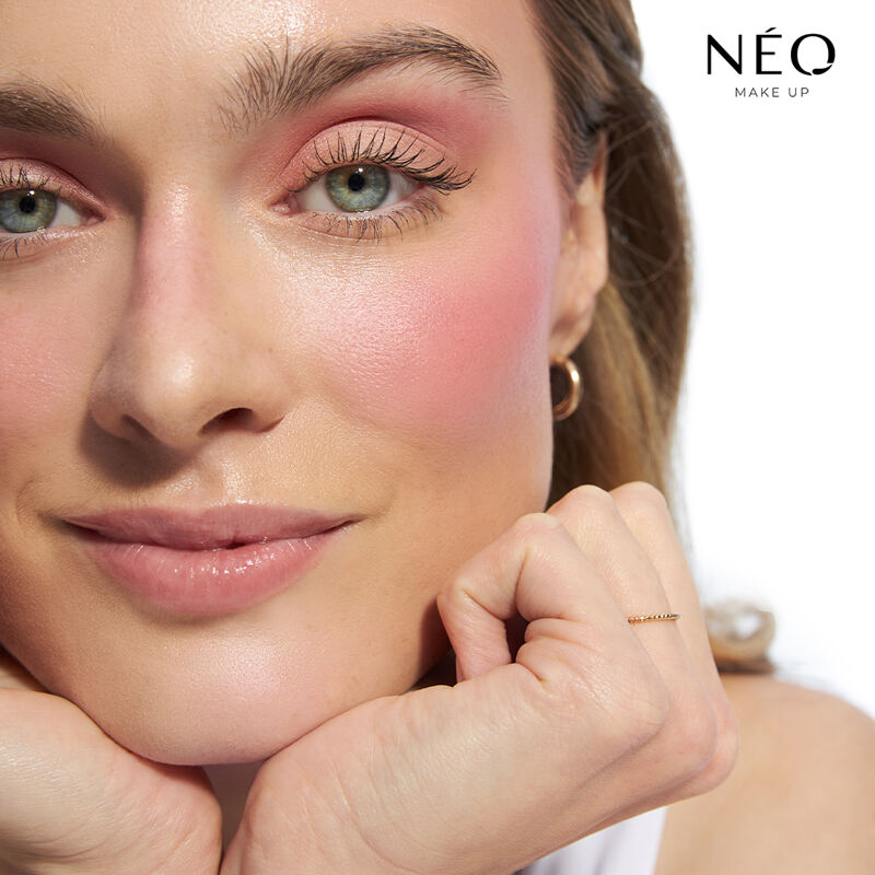 Maquillaje Neo