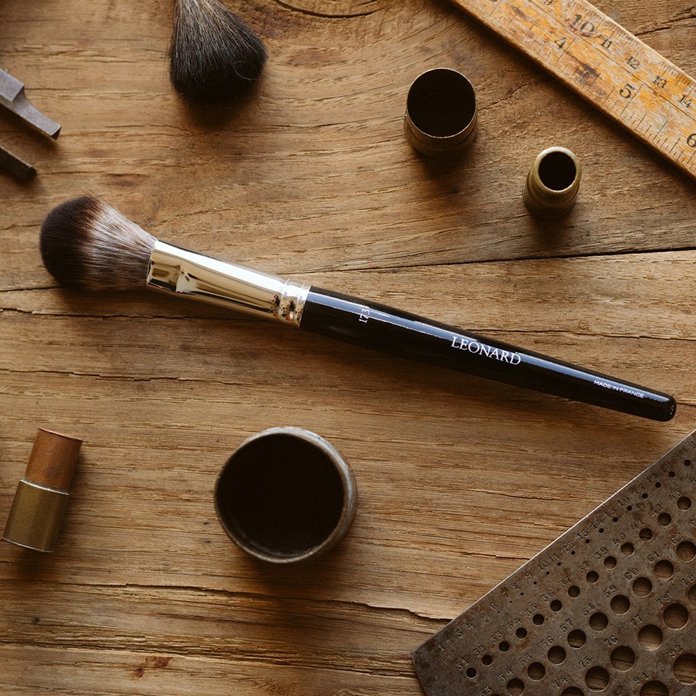 Leonard brushes Pinceau blush plat bombé