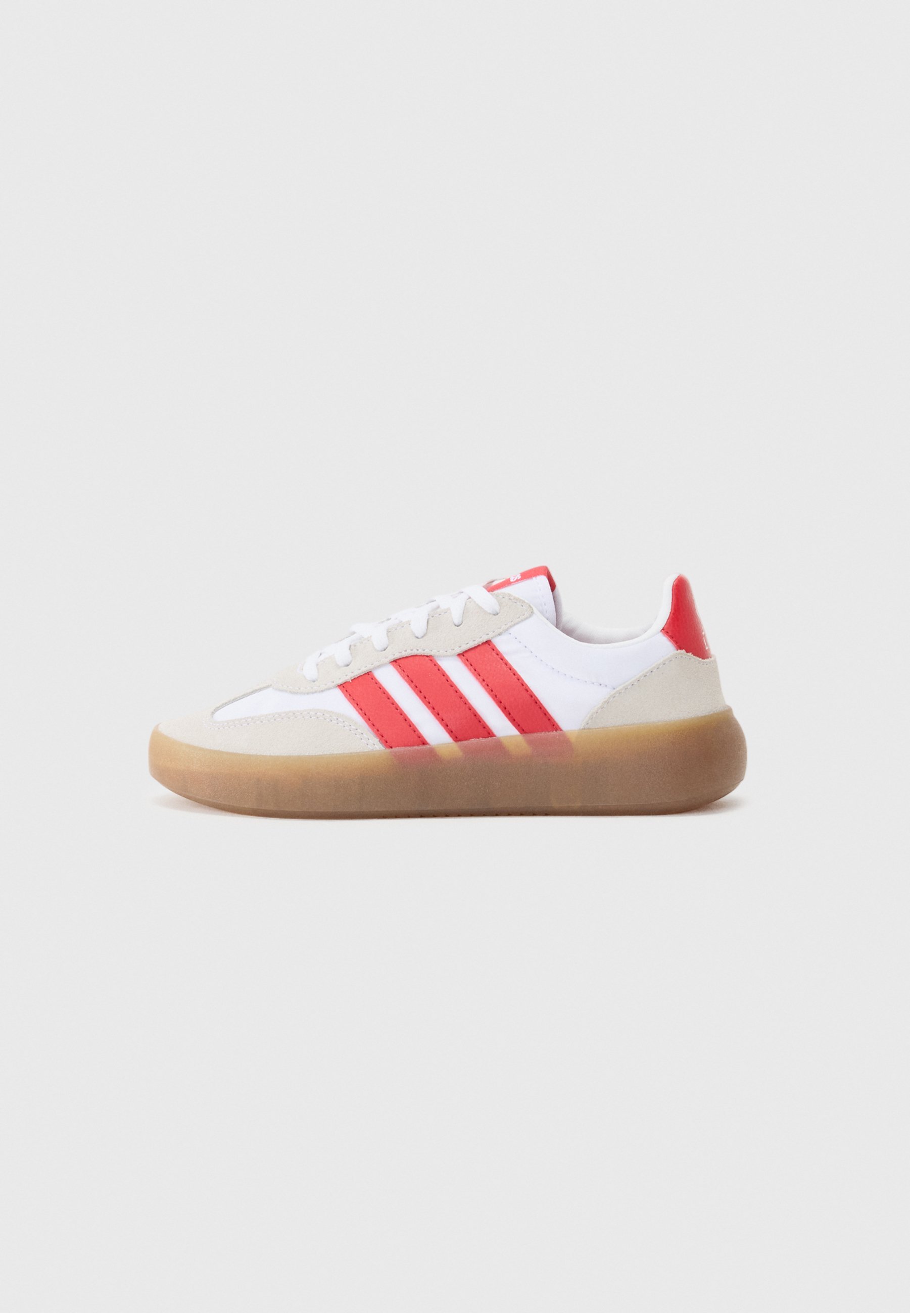 adidas Performance BARREDA DECODE ARSENAL UNISEX - Kopačky na halový fotbal - bílá/jahodově červená/gum