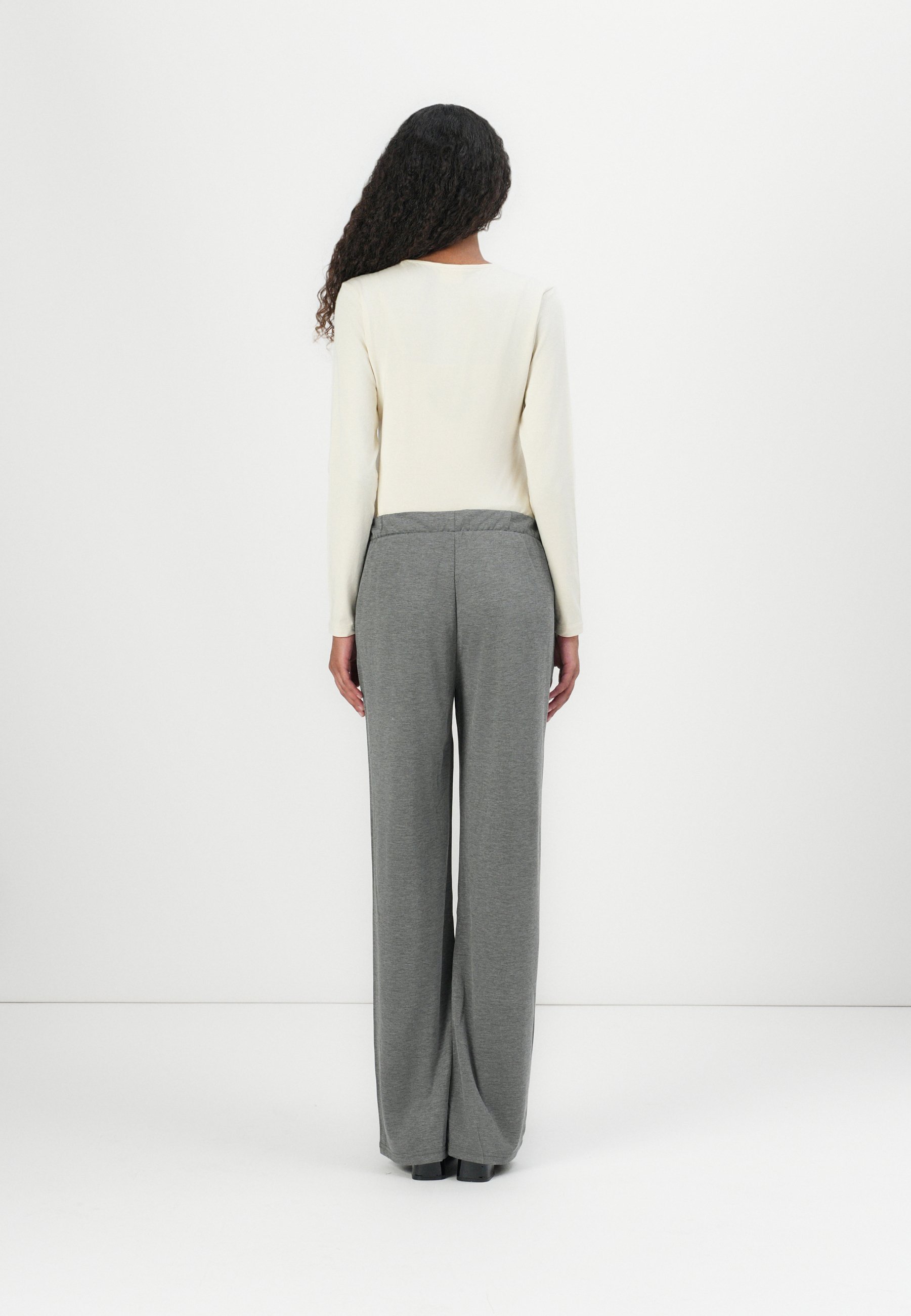MAMALICIOUS MLCHRISSY WIDE STRING PANT - Trainingsbroek - middengrijs gemêleerd