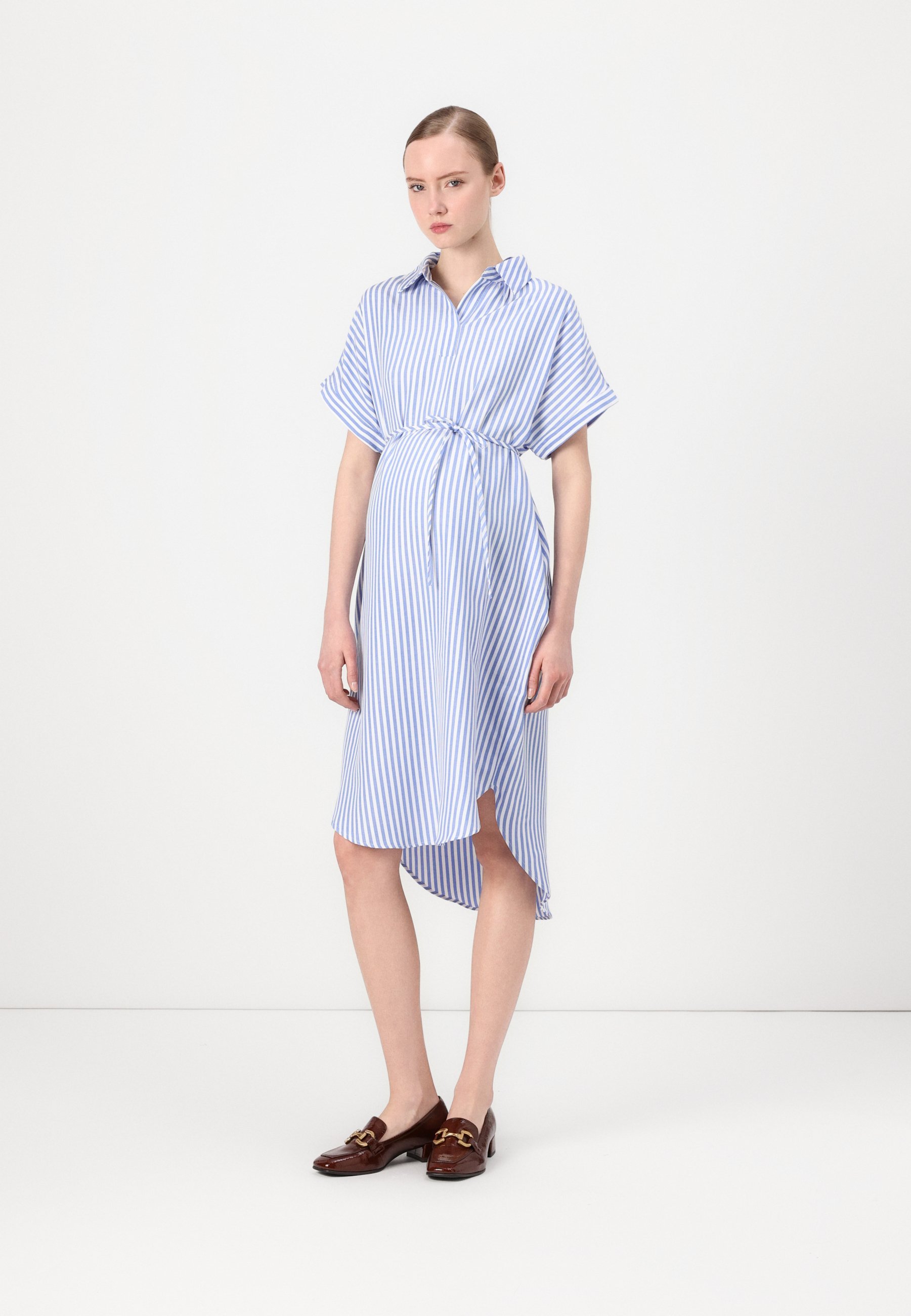 NUR UMSTUNDENKLEID OLMKALANI V-KRAGEN - Hemdkleid - Wolkentänzer/Blau