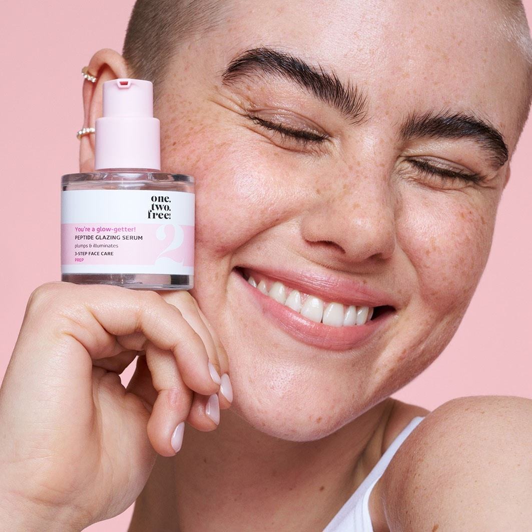 one.two.free! Glowserum Peptidni serum za glaziranje – 30 ml
