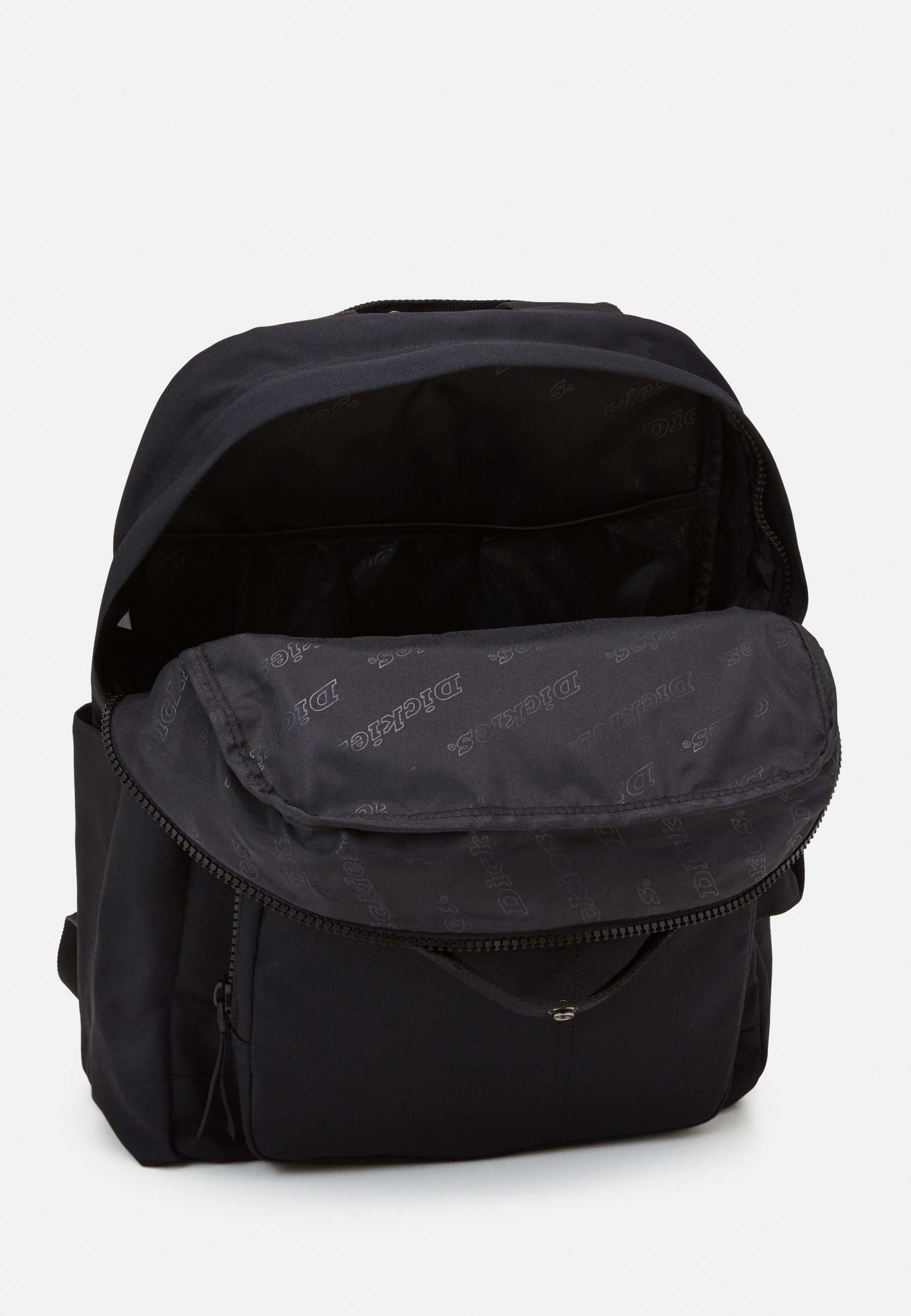 Zaini Dickies