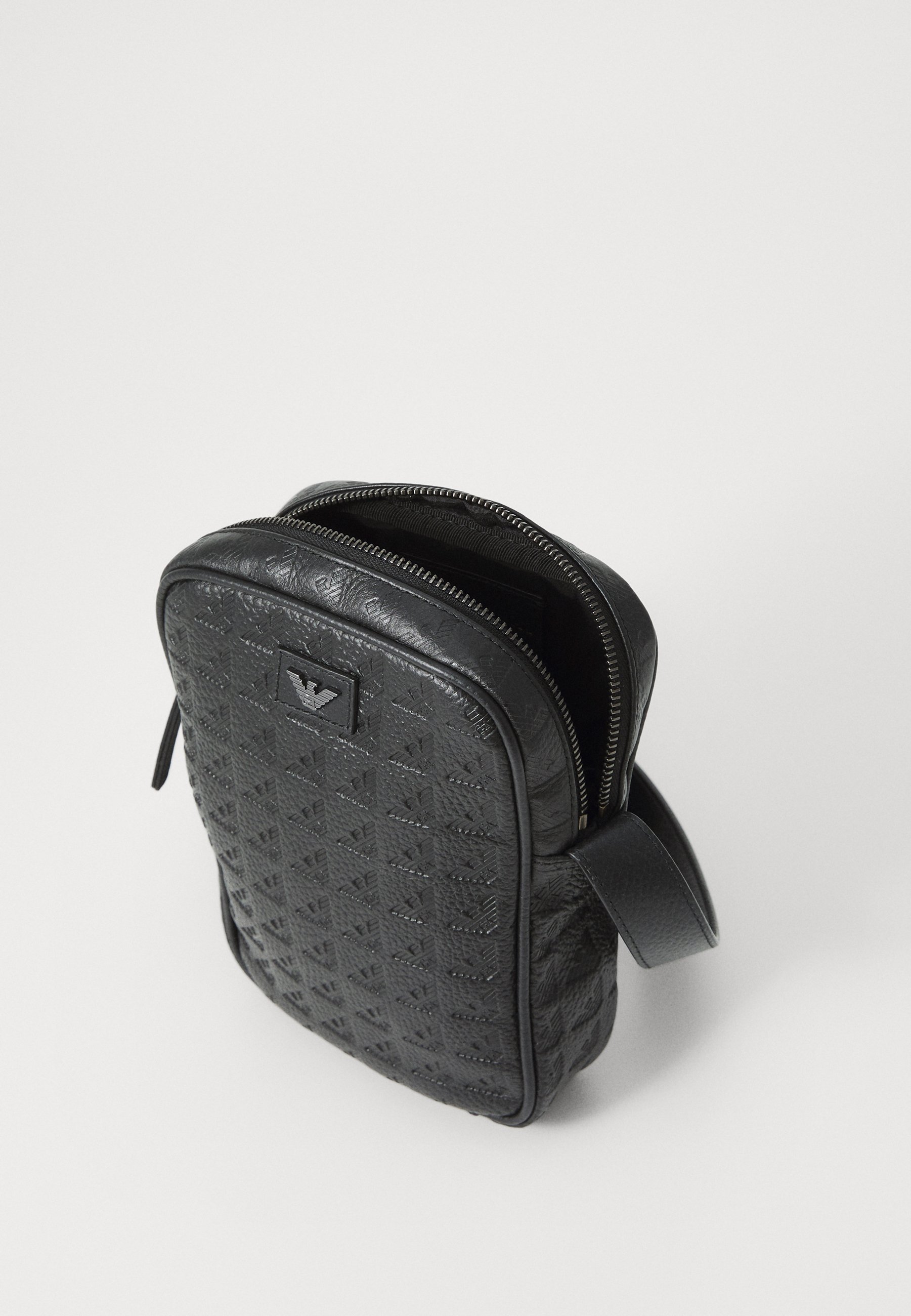 Emporio Armani TECH CASE - Crossbodytas - zwarte schoonheid