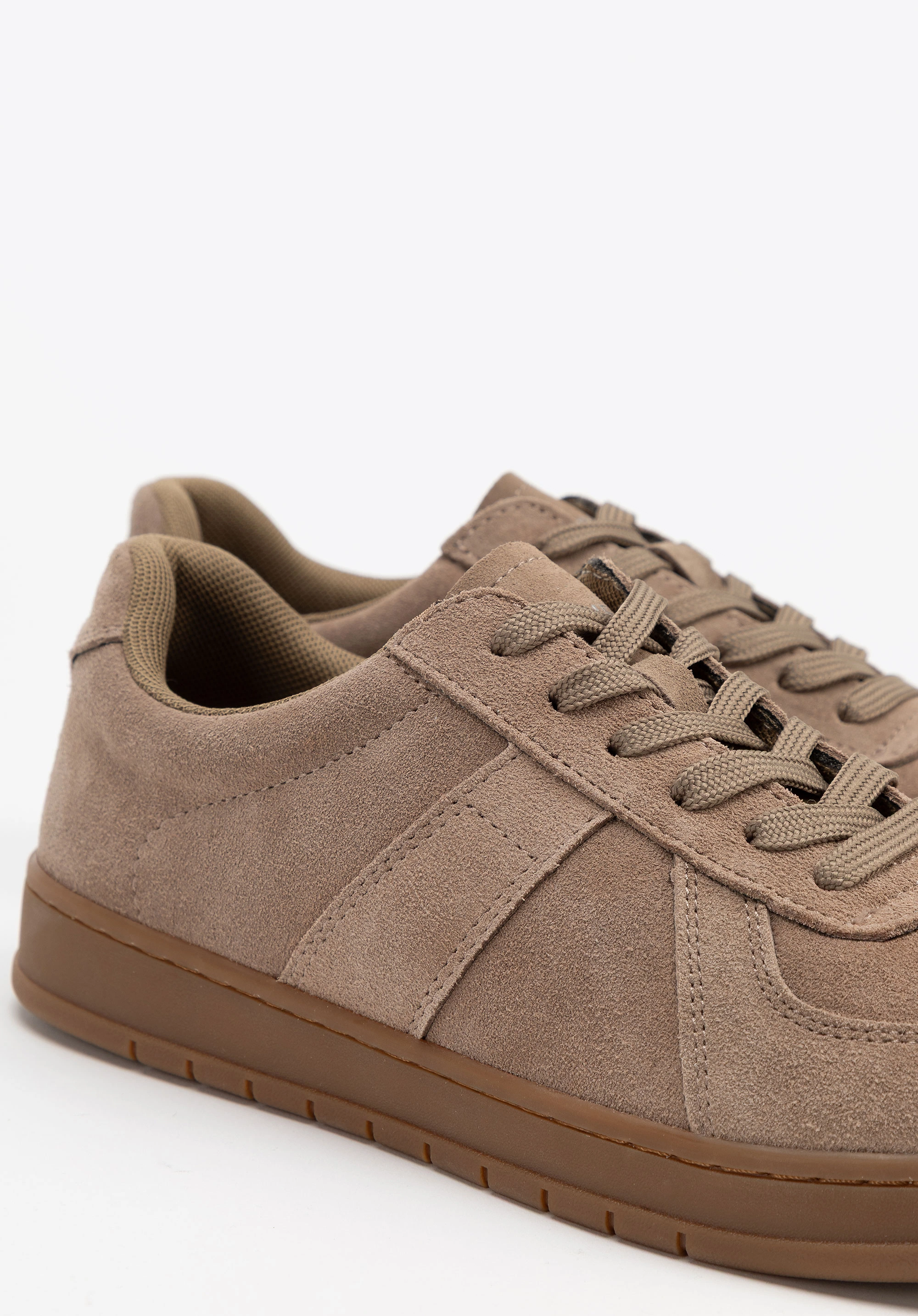 Sneakersy męskie ze skóry zamszowej ciemny beż