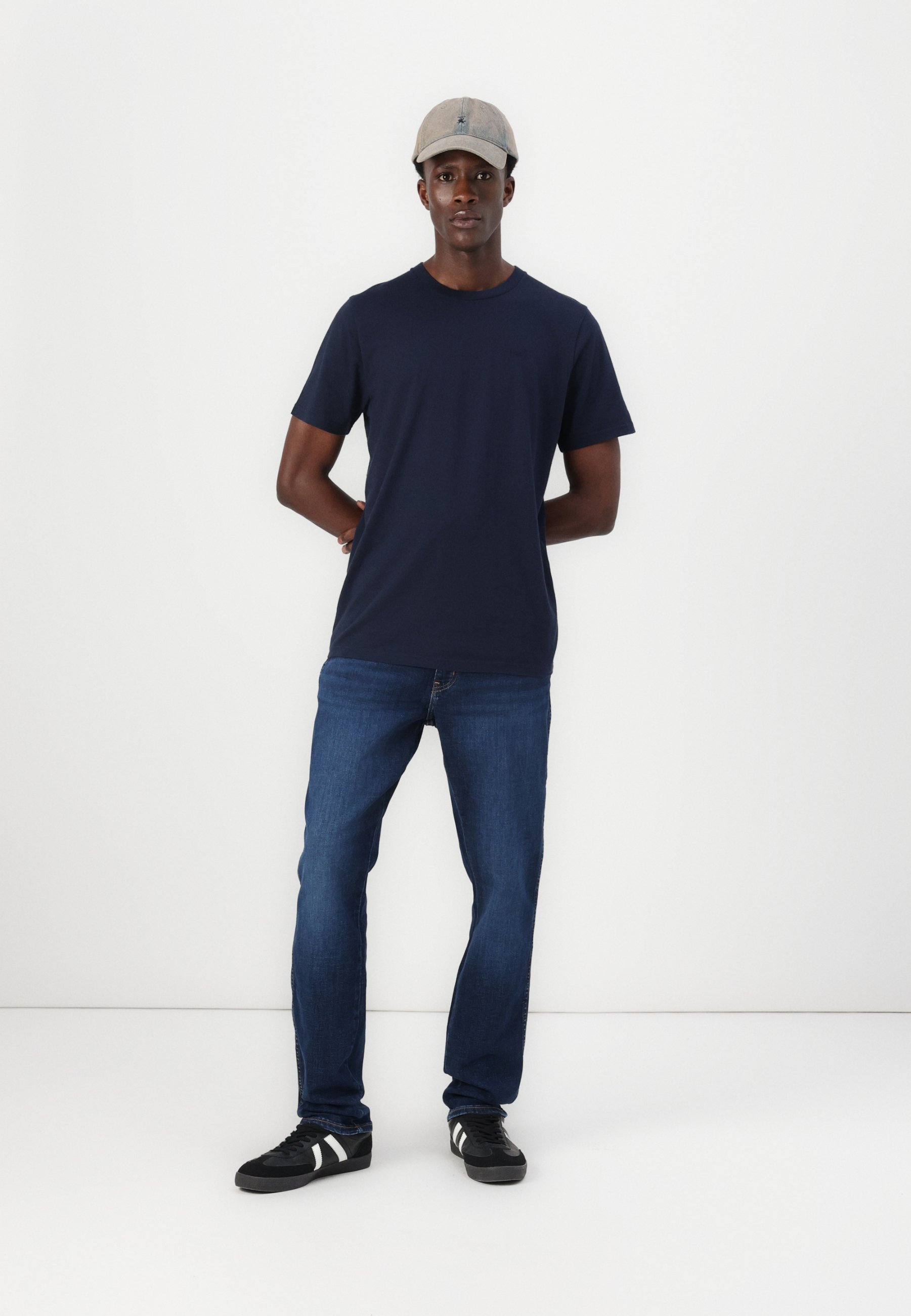 Hollister Co. ICON COOL 5-PACK - Basic T-shirt - groen/blauw/wit/khaki/lichtblauw