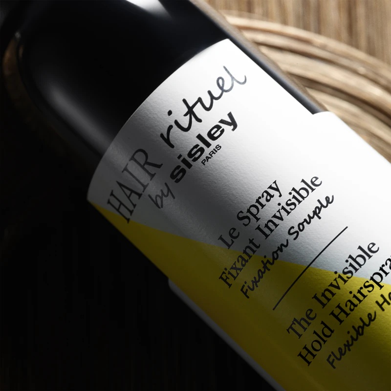 Lak za lase Hair Rituel by Sisley The Invisible Hold za naravno fiksacijo