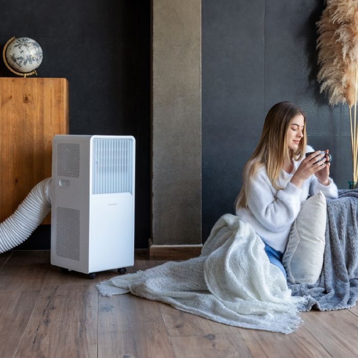Aire acondicionado portátil conectado Cecotec ForceClima 7550 Style. 7000 BTU, cobertura de 14 m², pantalla LED, 4 modos y 2 velocidades.