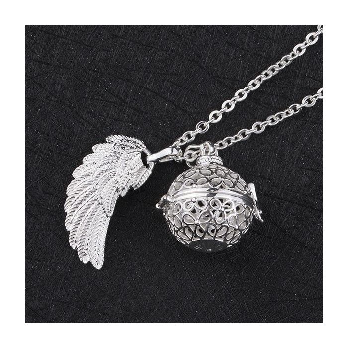 Pregnancy bola with angel wing and cage flowers, blue ball