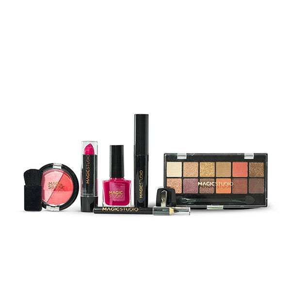 Barevný základní make-up | 1 ks