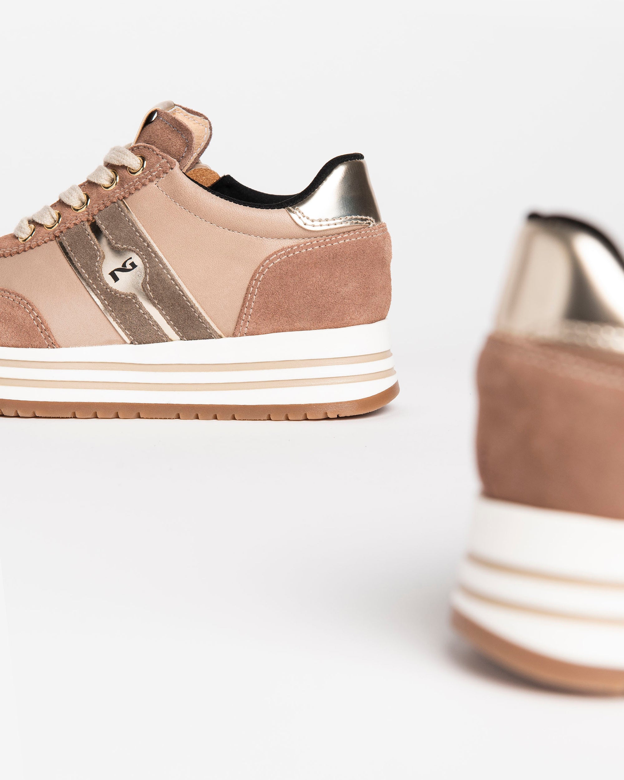  Sneaker aus Wildleder und Leder für Teenager-Mädchen