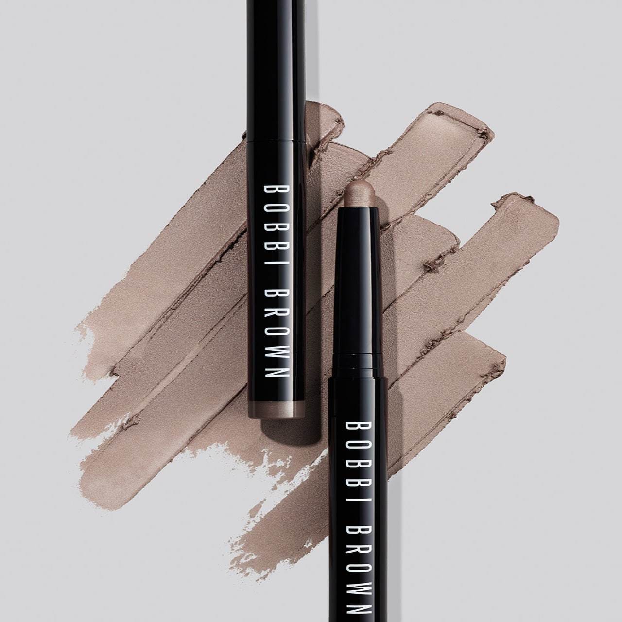 Očné tiene Bobbi Brown v tyčinke, dlhotrvajúce, krémové - 1,6 g