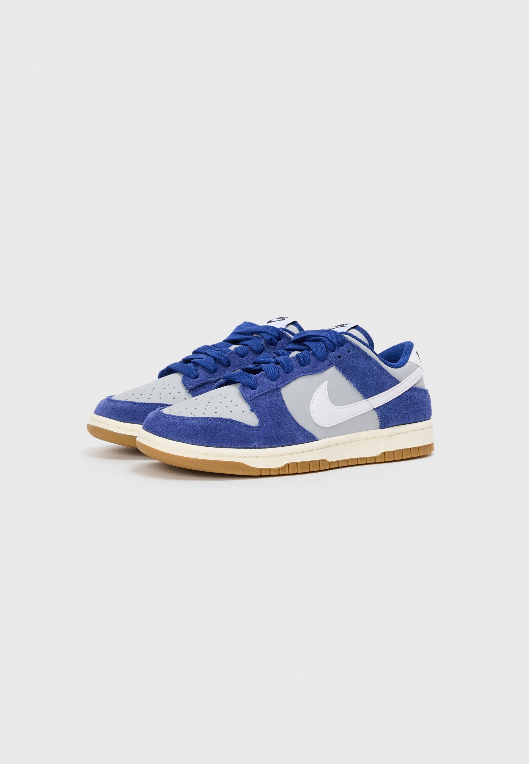 Nike Sportswear DUNK LOW RETRO - Sneakers - wolfgrijs/wit/diep koningsblauw