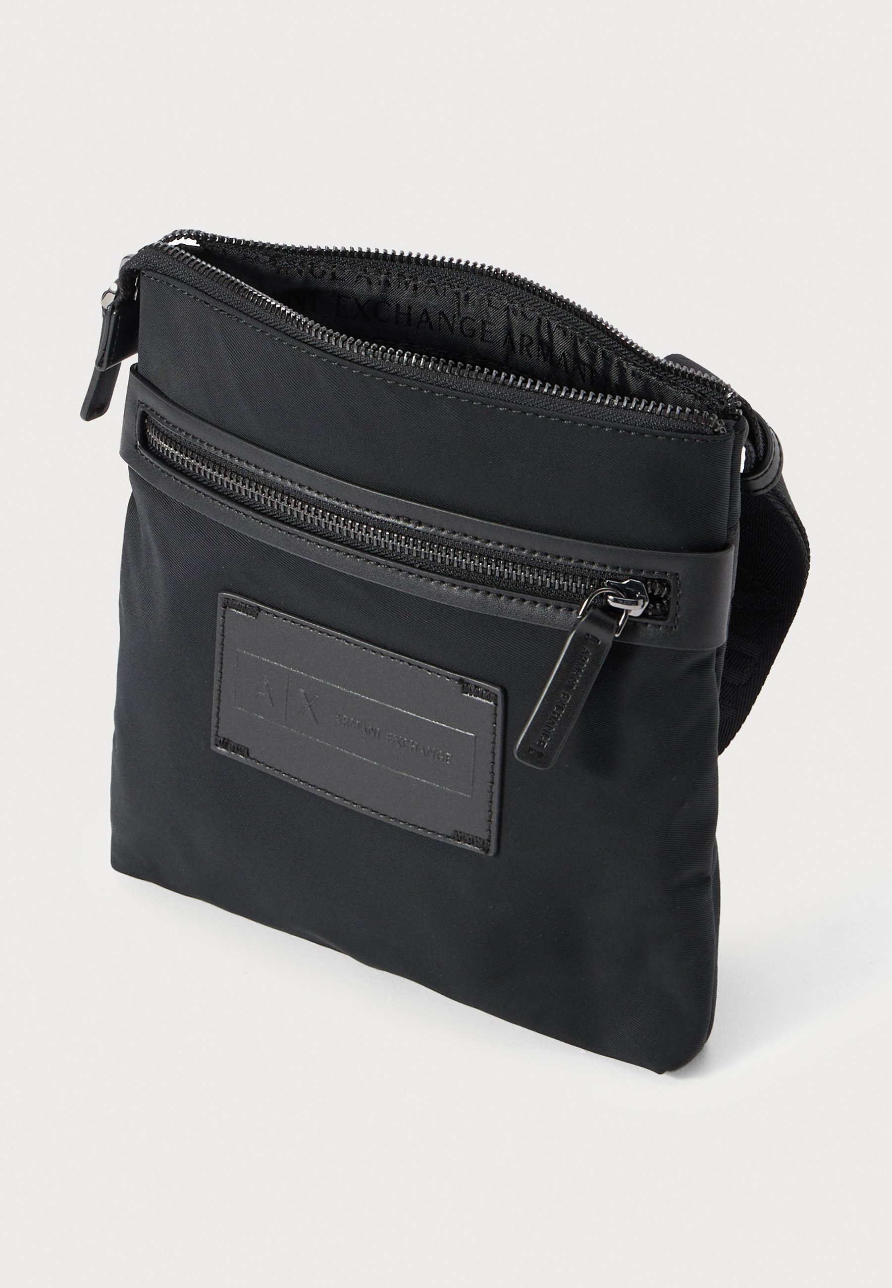 Armani Exchange Messenger Bag Unisex - Crossbodytas - zwart