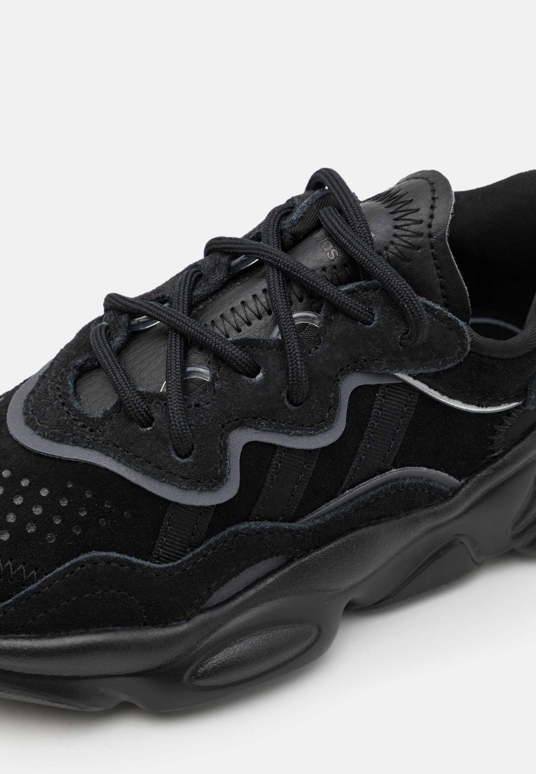 adidas Originals OZWEEGO - Sneakers - core black/night metallic