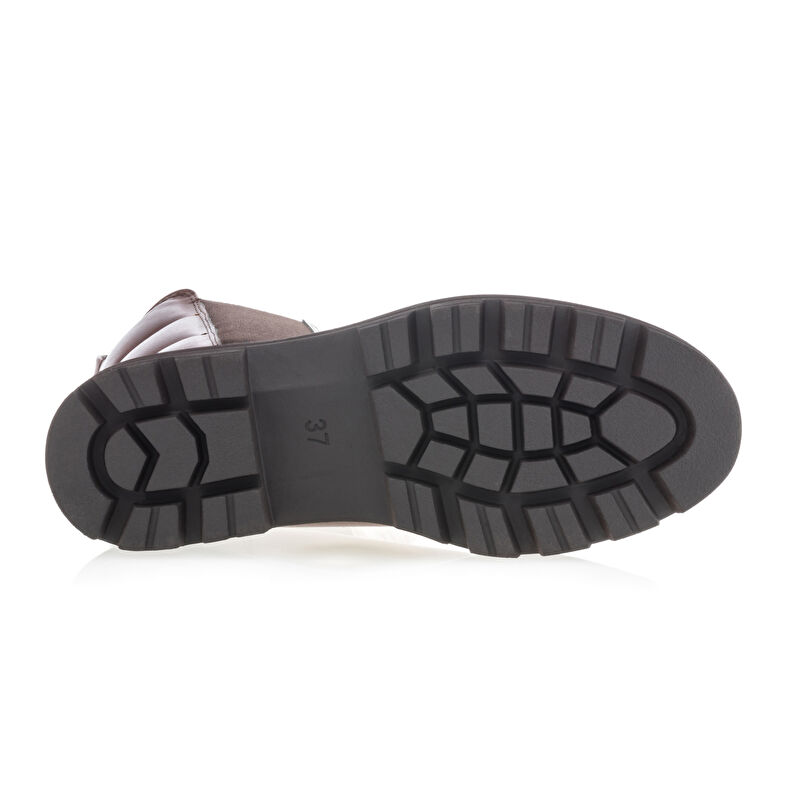 Braune Damenstiefel / Stiefeletten