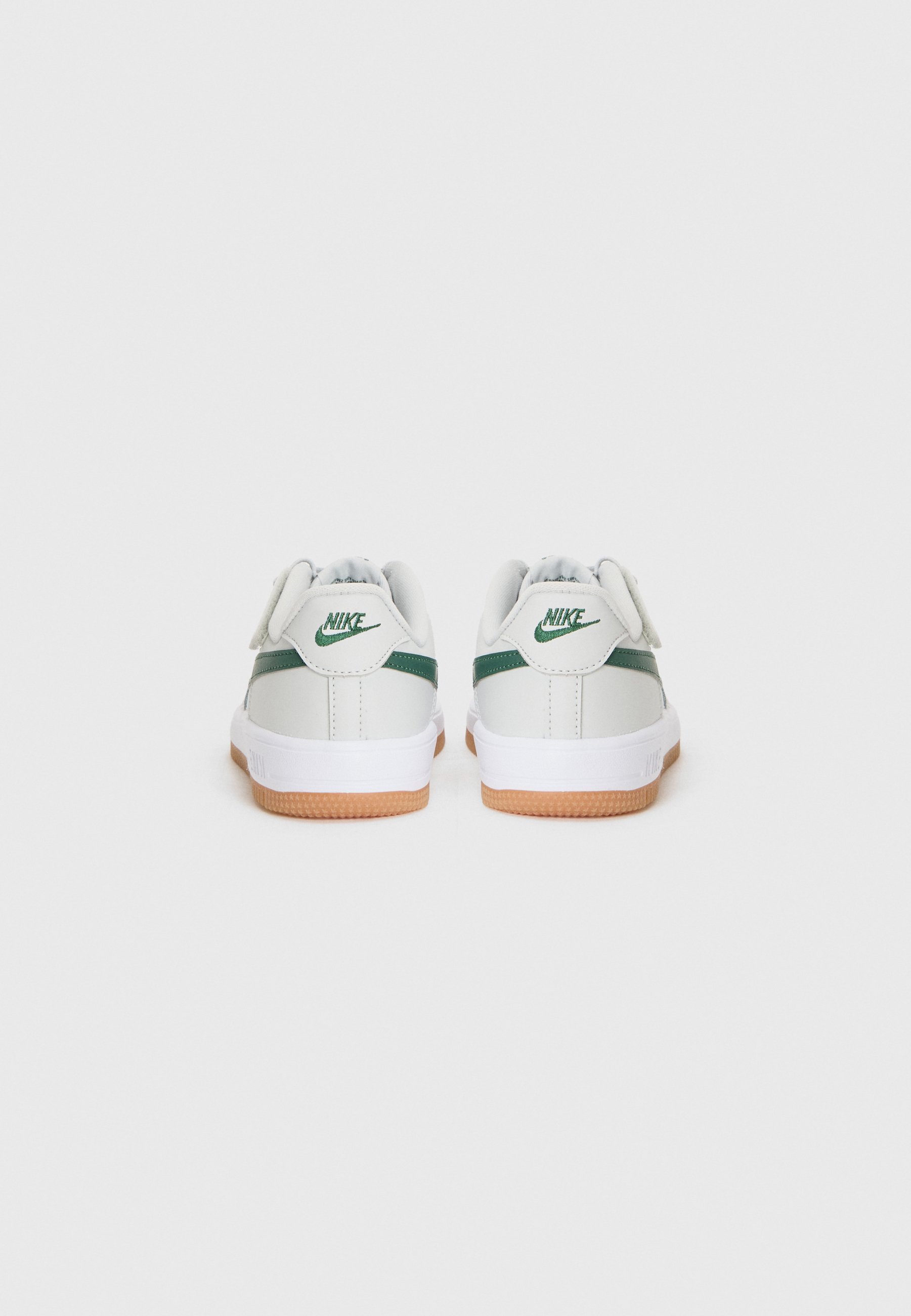 Nike Sportswear FORCE 1 UNISEX - Buty sportowe - photon dust/white/fir/gum med brown