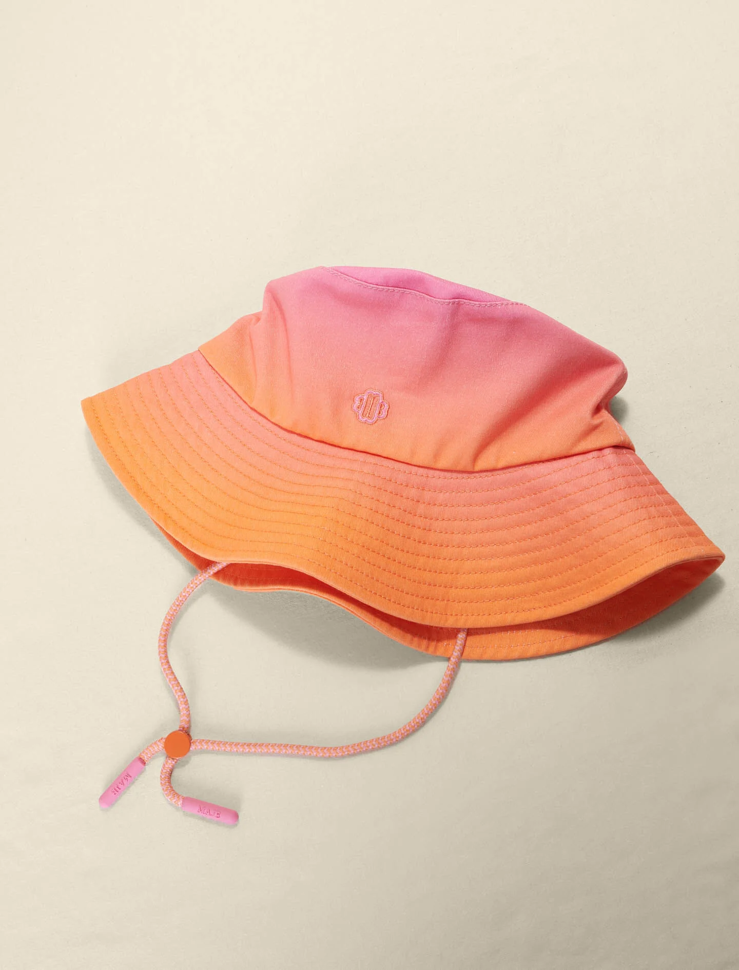 Bob gradient de culoare-roz