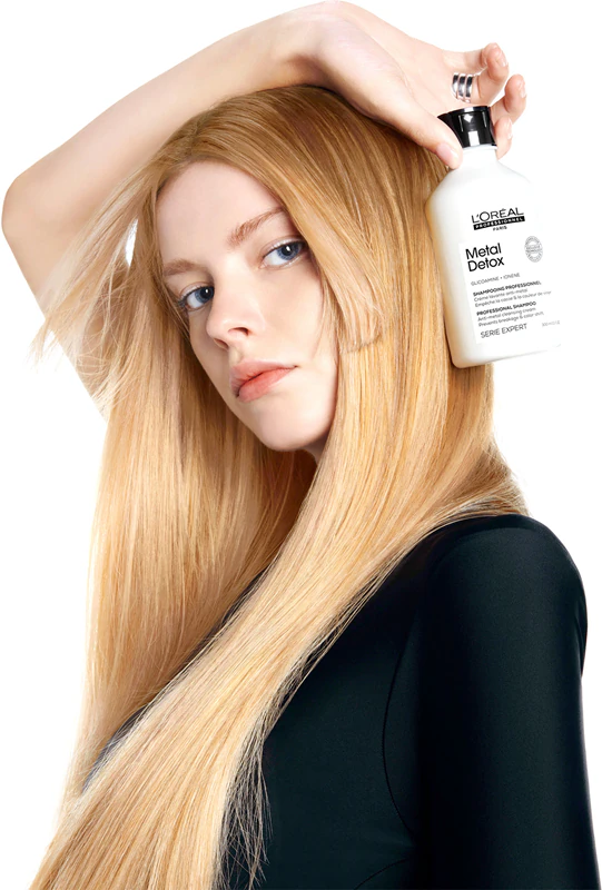 L'Oréal Professionnel Serie Expert Metal Detox Hĺbkovo čistiaci šampón pre farbené a poškodené vlasy