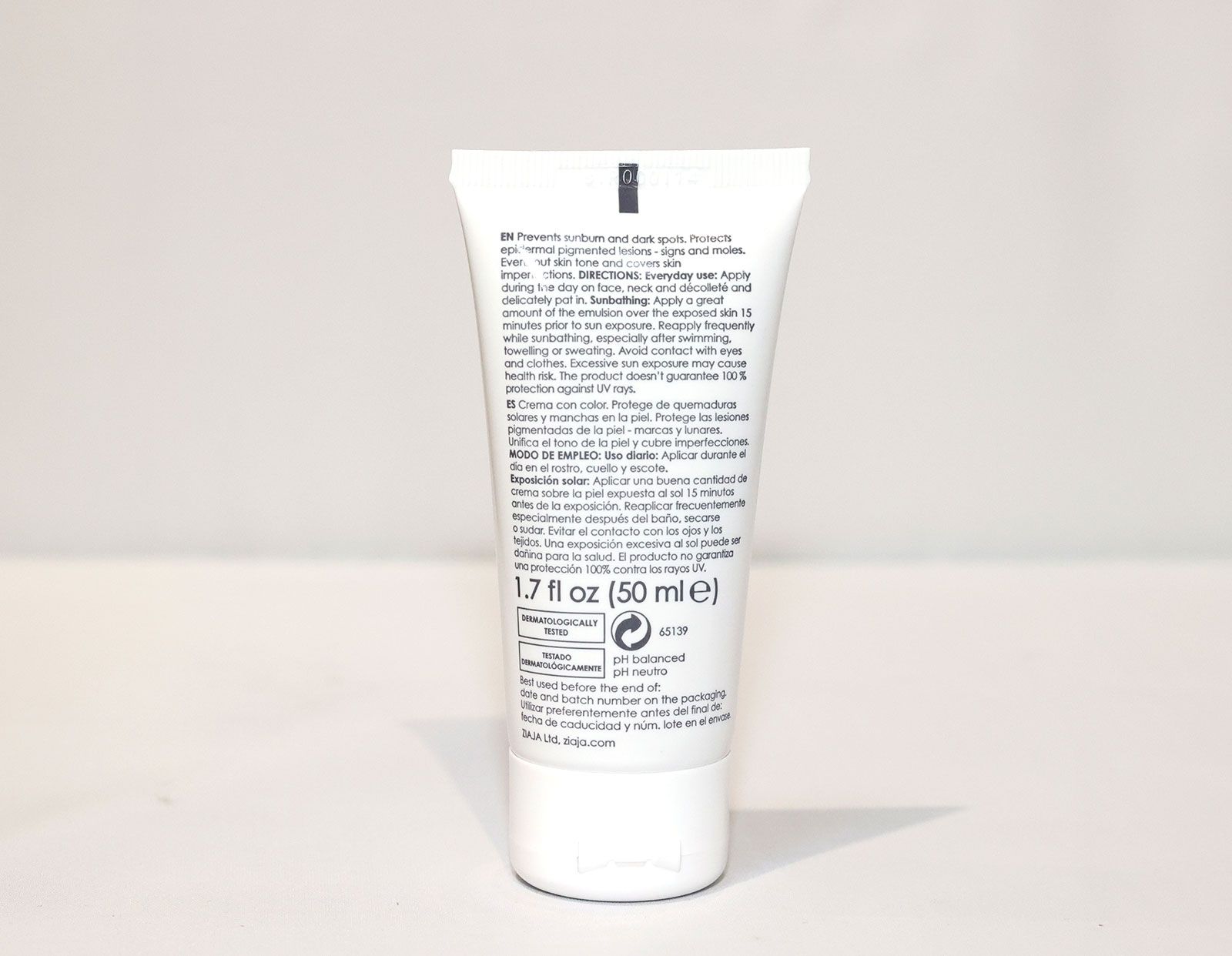 Apsauginis veido kremas su natūralia spalva SPF50 Veido apsauga