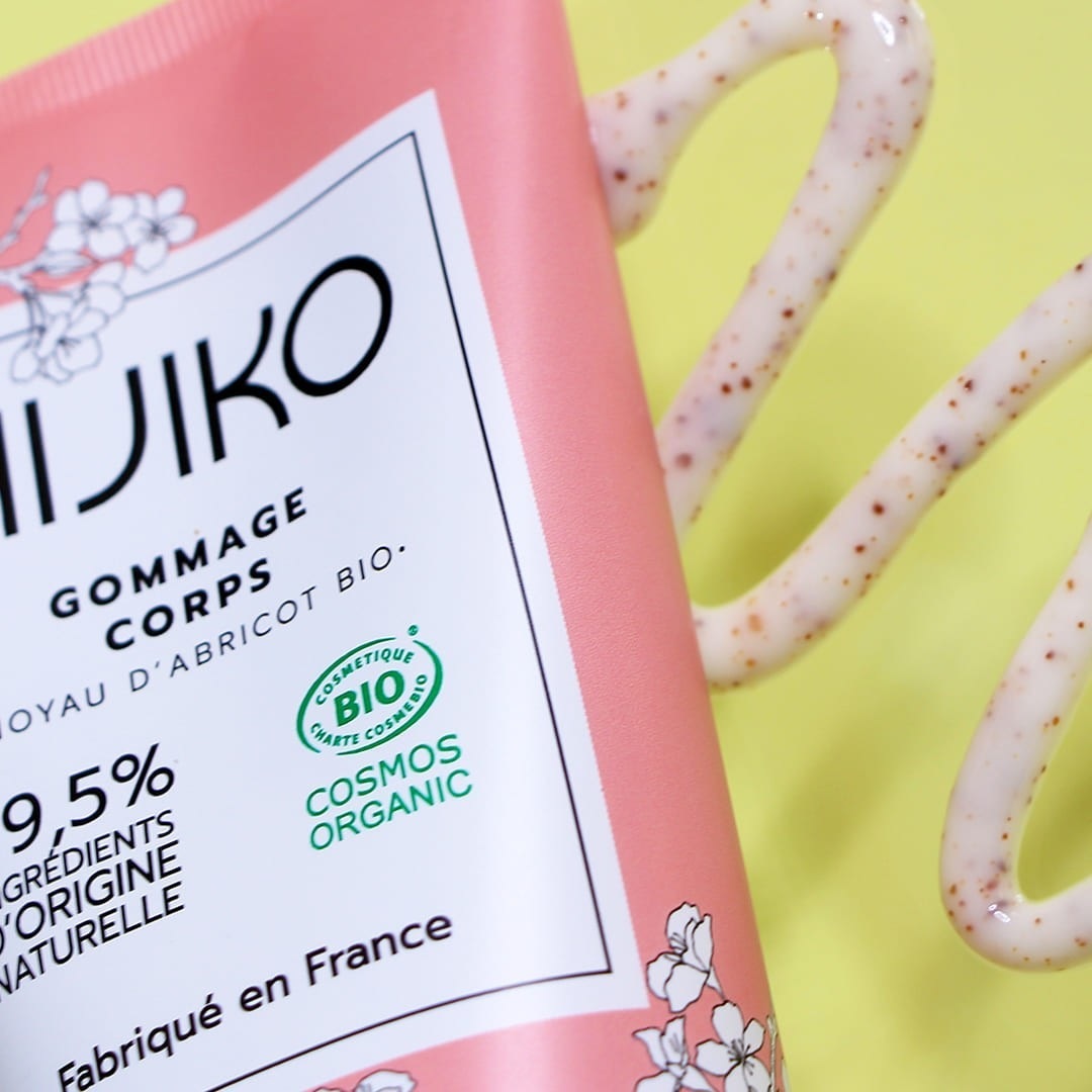 NIJIKO Gommage Corps Bio aux Noyaux d'Abricot