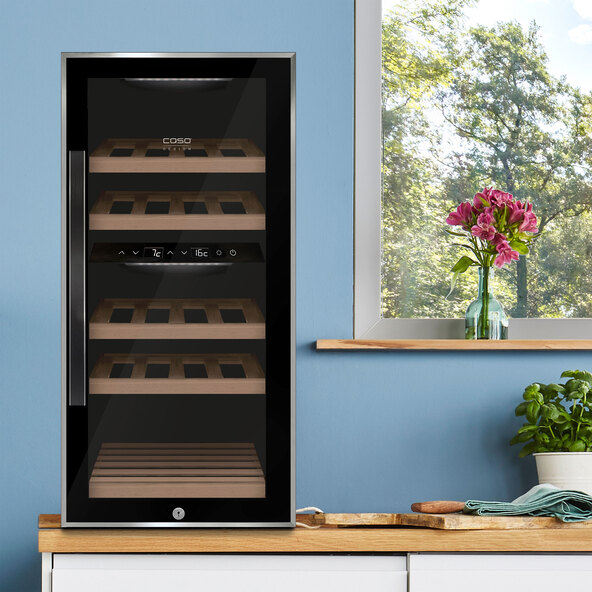 Vin de vară Weinkühlschrank WineClassic Black 24