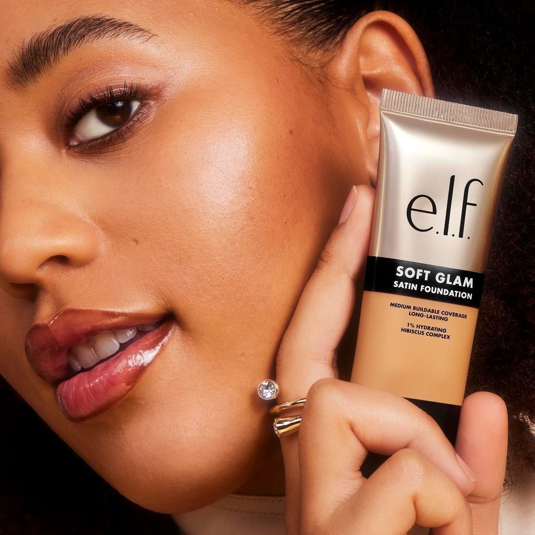 elf Cosmetics Foundation Soft Glam Satin tonālais krēms - 30 ml