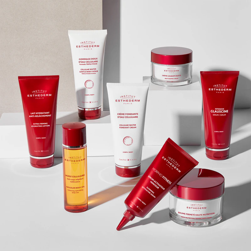 Loção hidratante firmadora Institut Esthederm Sculpt System Extra-Firming com propriedades hidratantes.