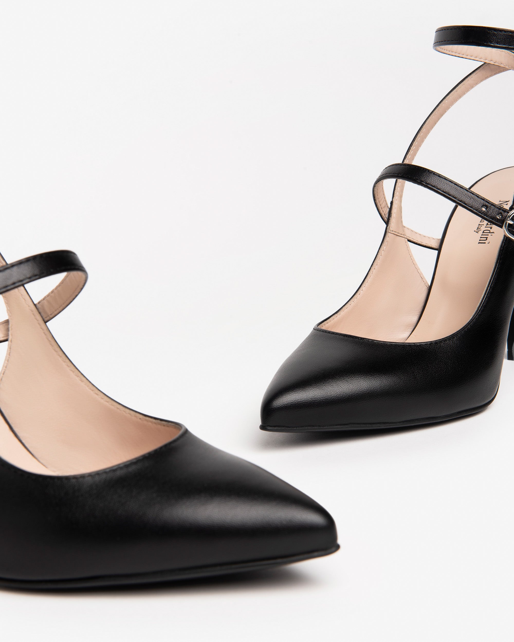  Damen-Pumps aus Leder