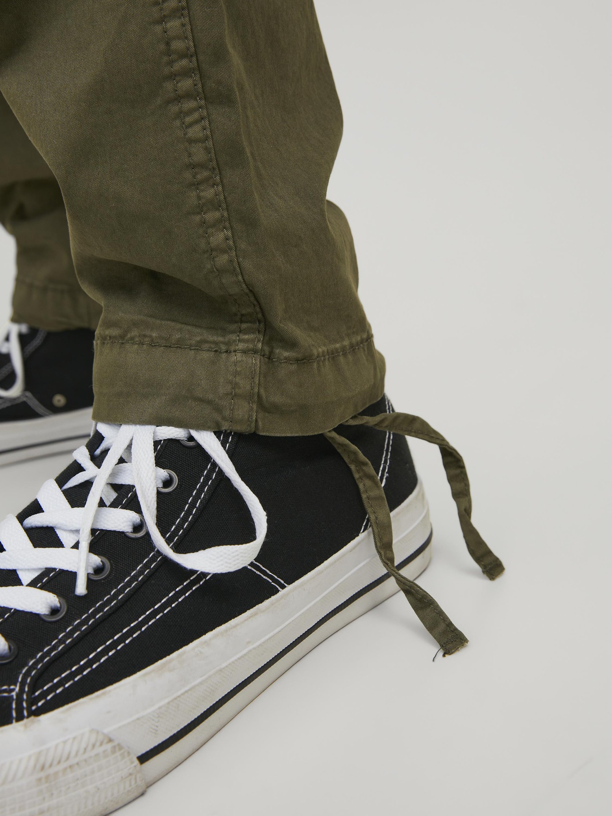 Jack & Jones JPSTACE JJTUCKER AMA - Cargo nohavice - olivovo modrá