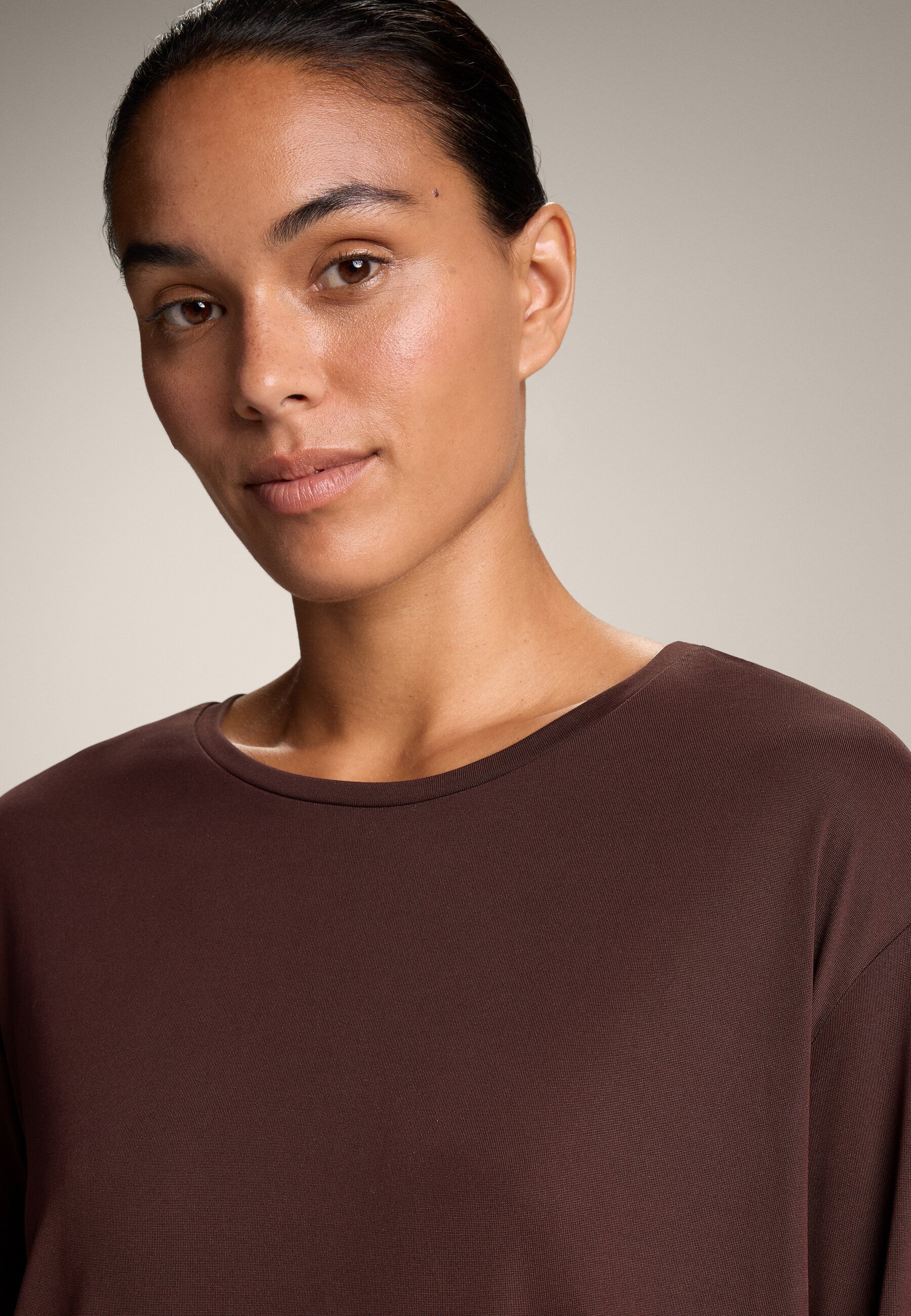 OYSHO MAGLIA A MANICHE LUNGHE SOFT TOUCH CON PIEGHE NERE - Maglia a maniche lunghe - marrone