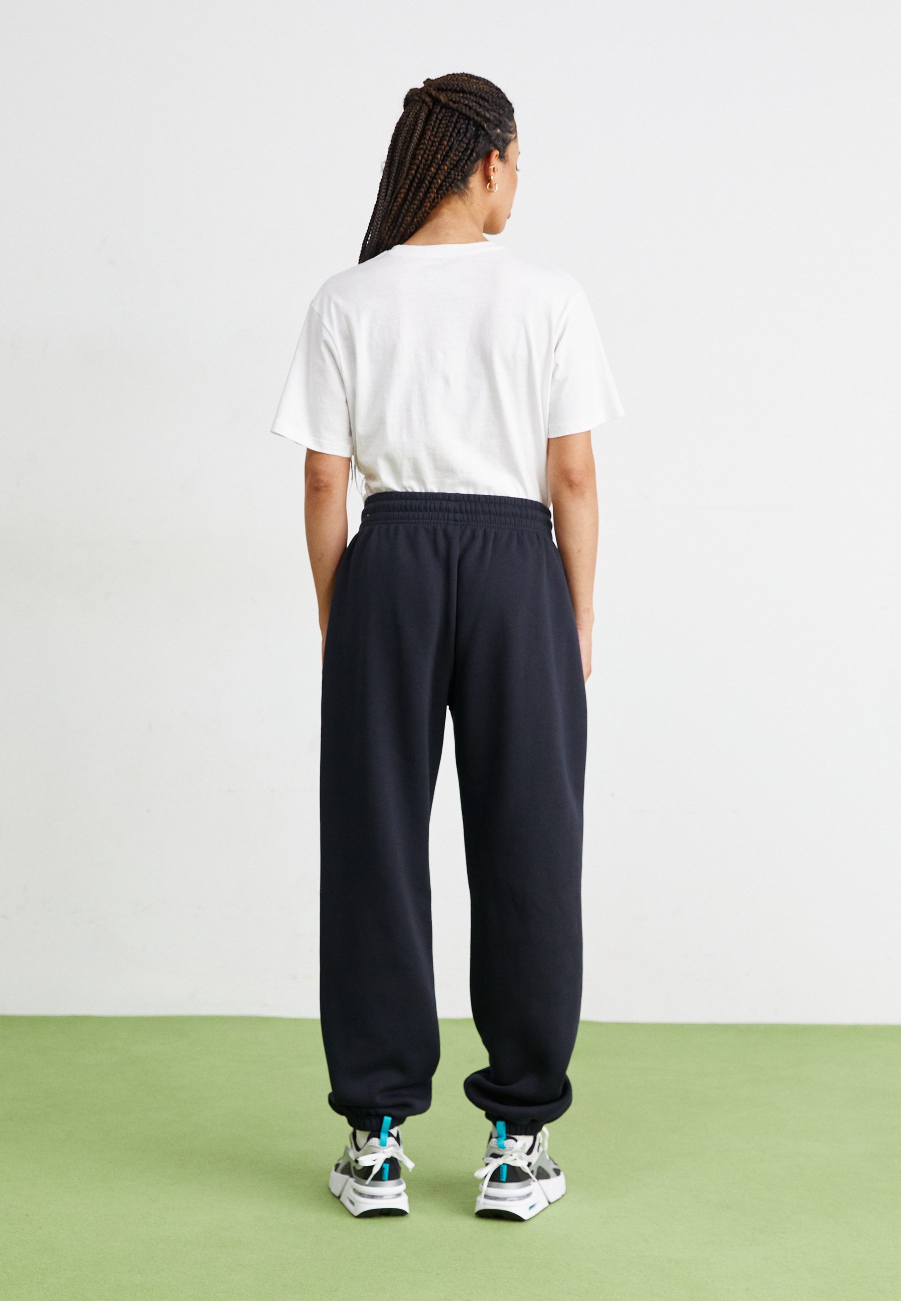 Teplákové nohavice Nike Sportswear