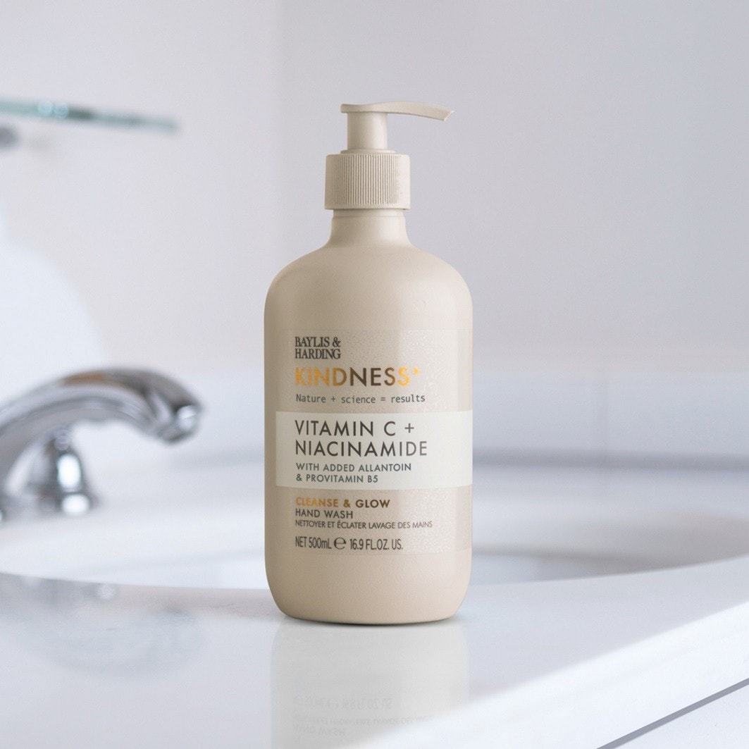 Baylis & Harding Kindness+ sapun za ruke s vitaminom C i niacinamidom – 500 ml