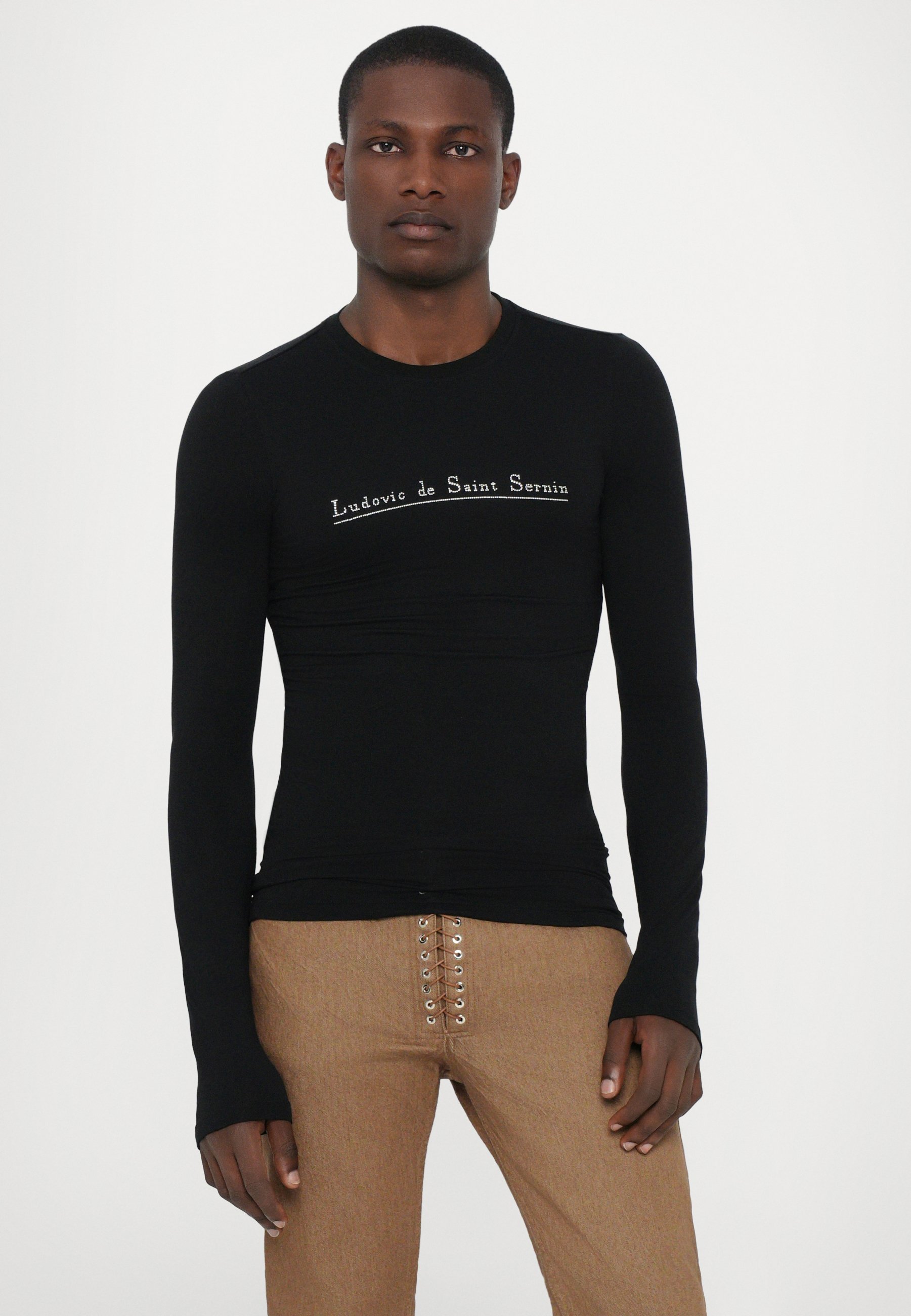 Ludovic de Saint Sernin T-shirt unisexe à manches longues et logo clouté - noir