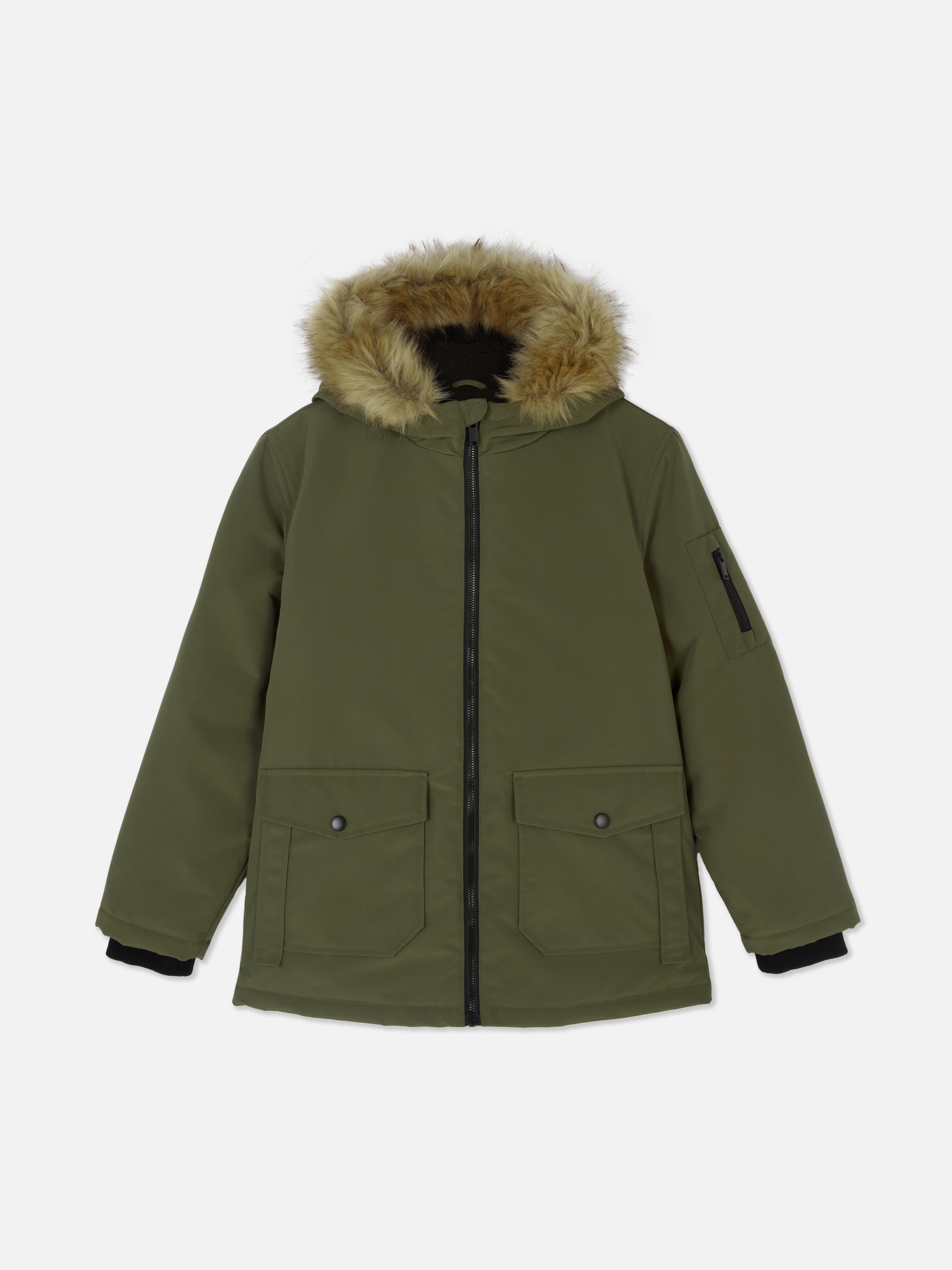 Parka mit Kunstpelzkragen. Funktionsjacke mit Kapuze mit Kunstpelzbesatz, Frontreißverschluss und vielen Taschen.