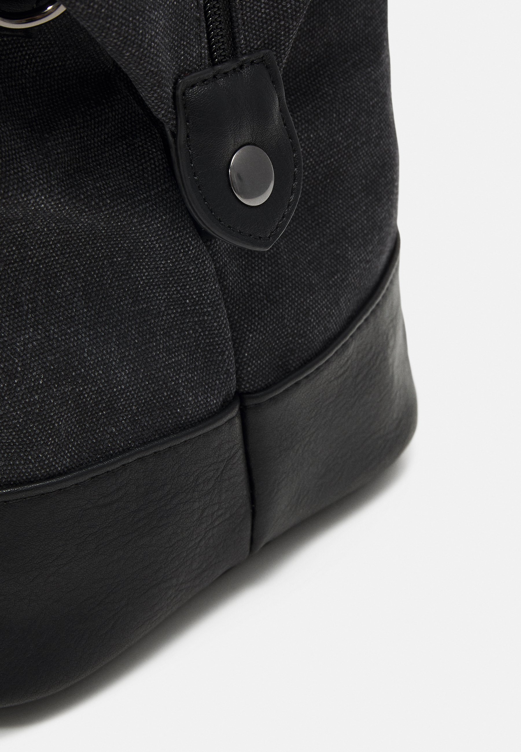 Pier One UNISEX - Wochenendtasche - schwarz