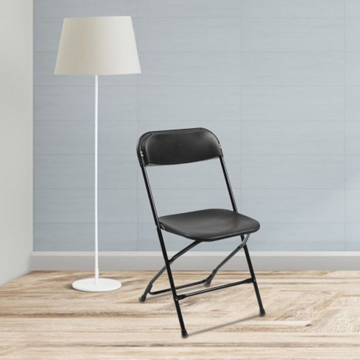 Juego de 20 sillas plegables de plástico negro, portátiles y apilables, para uso comercial en interiores y exteriores, con estructura de acero.