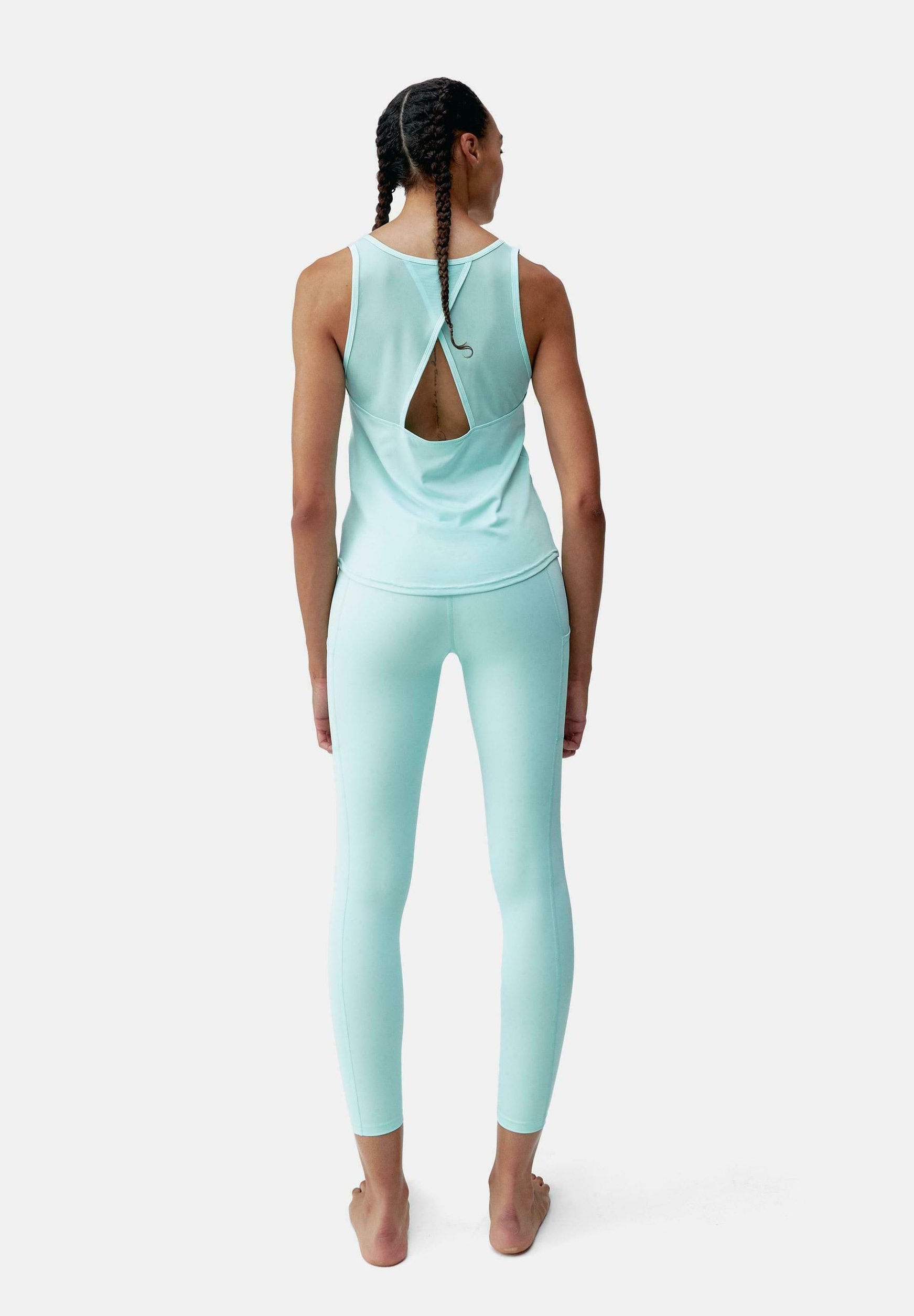 Born Living Yoga Top - blauw
