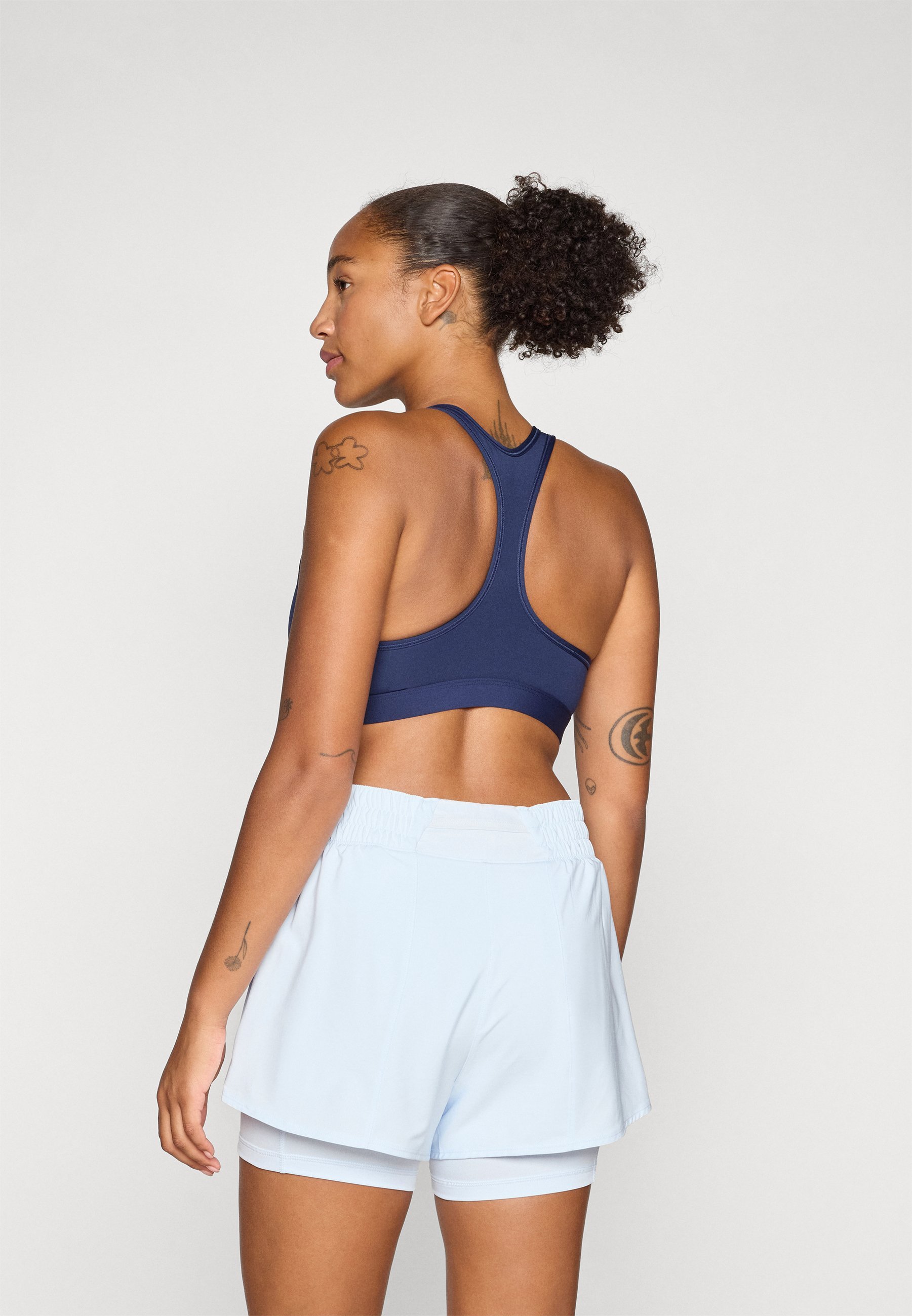 Nike Performance BRA - Sportbeha met lichte ondersteuning - middernachtblauw/wit