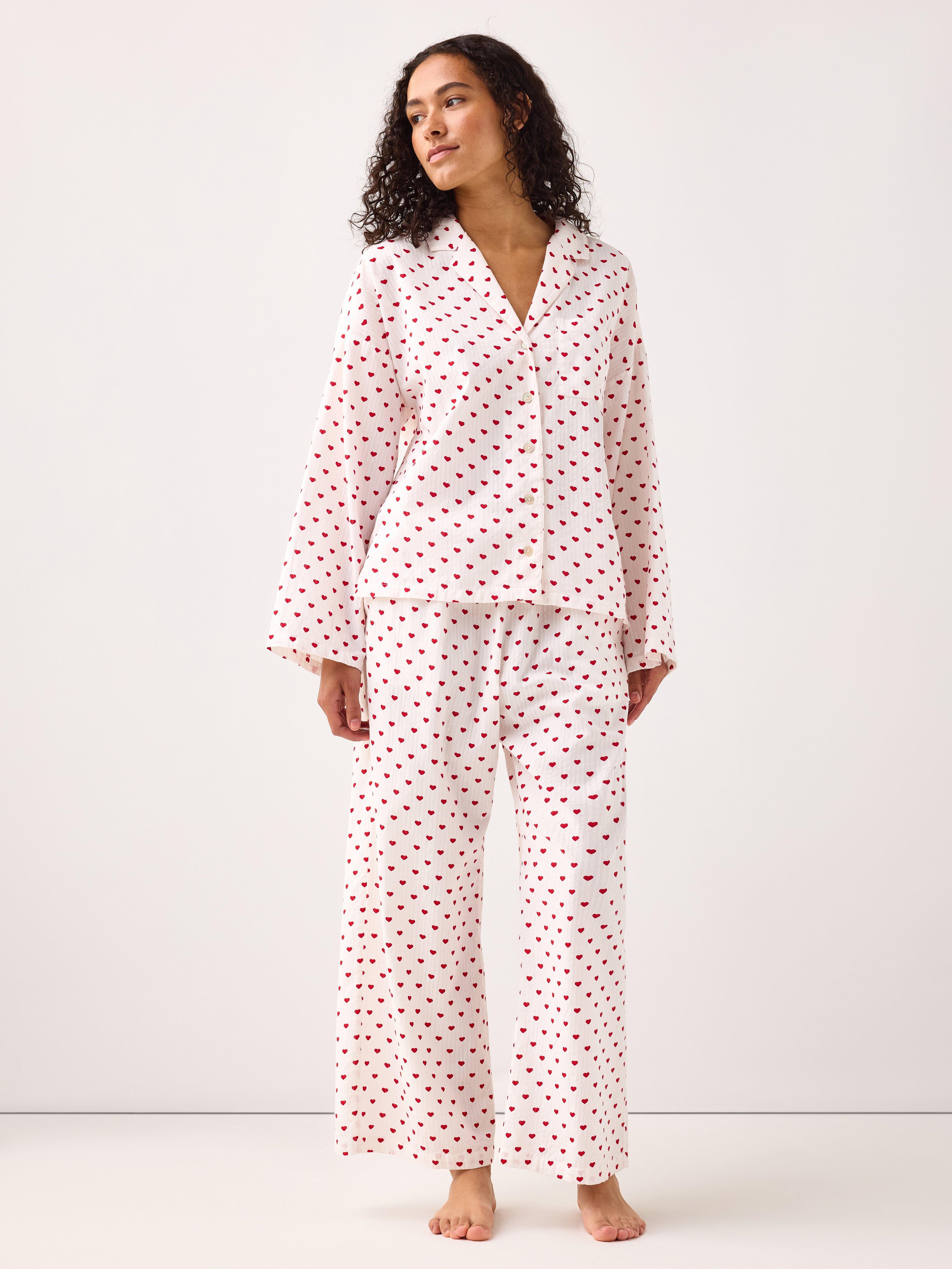 Calças de pijama em ondas de riacho