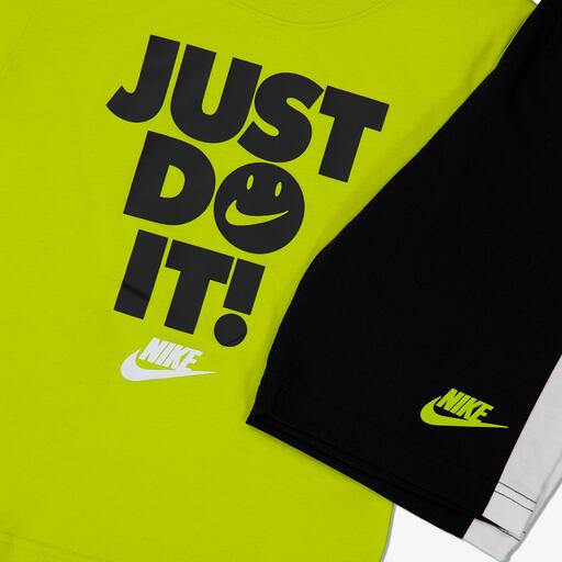  Ensemble Nike